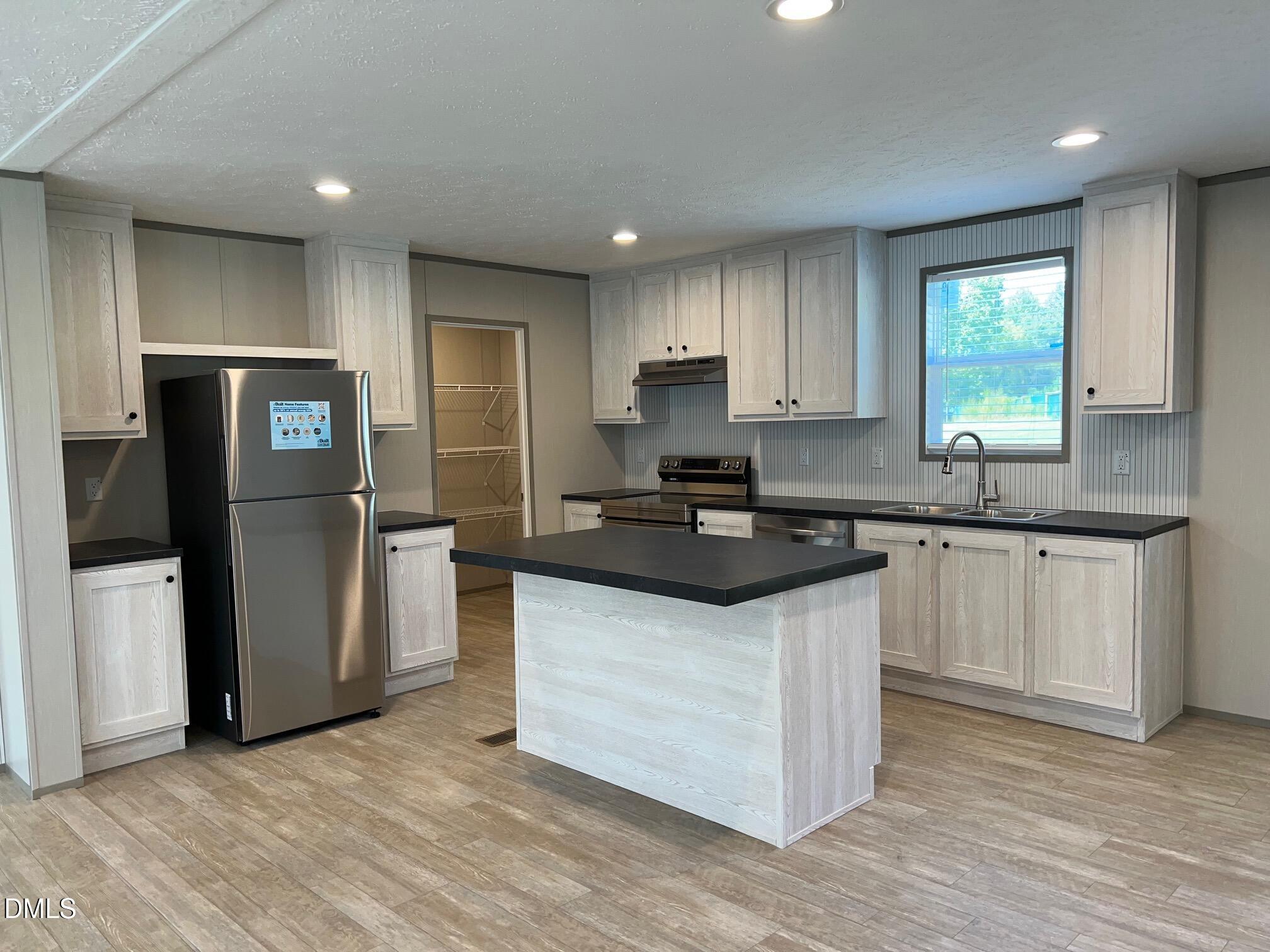 550 Southerland Road