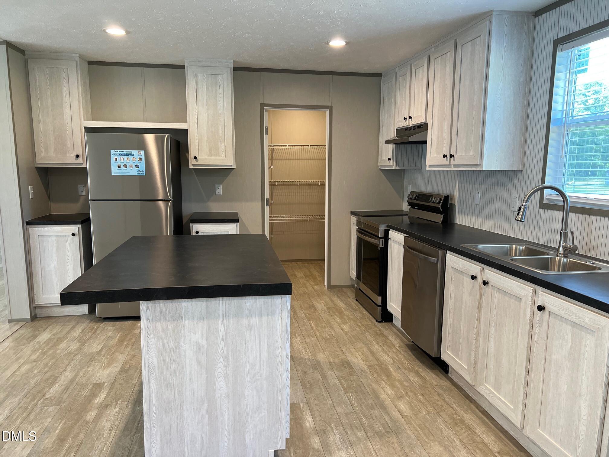 550 Southerland Road