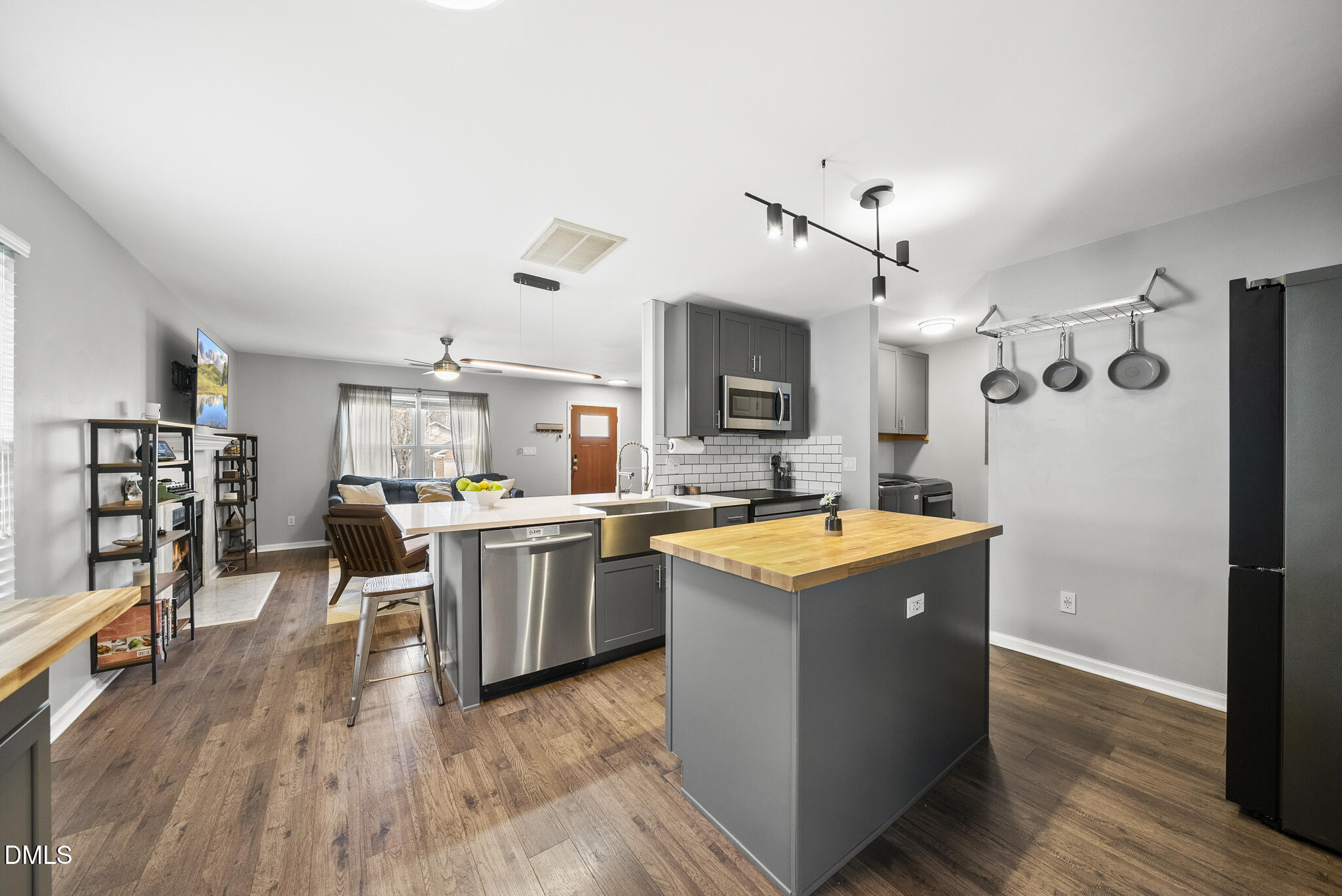 5009 Silverdene Street