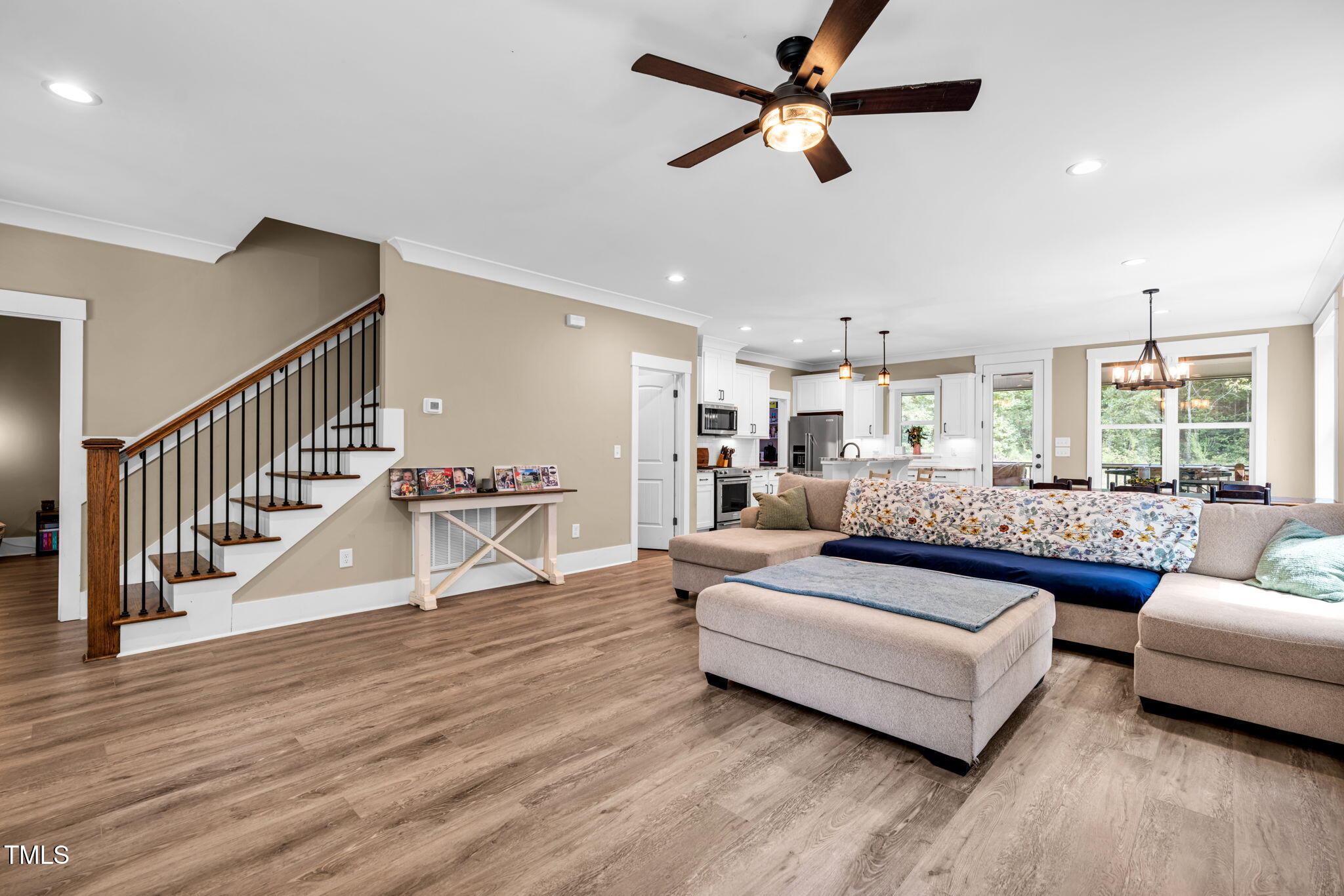 7032 Oakville Lane