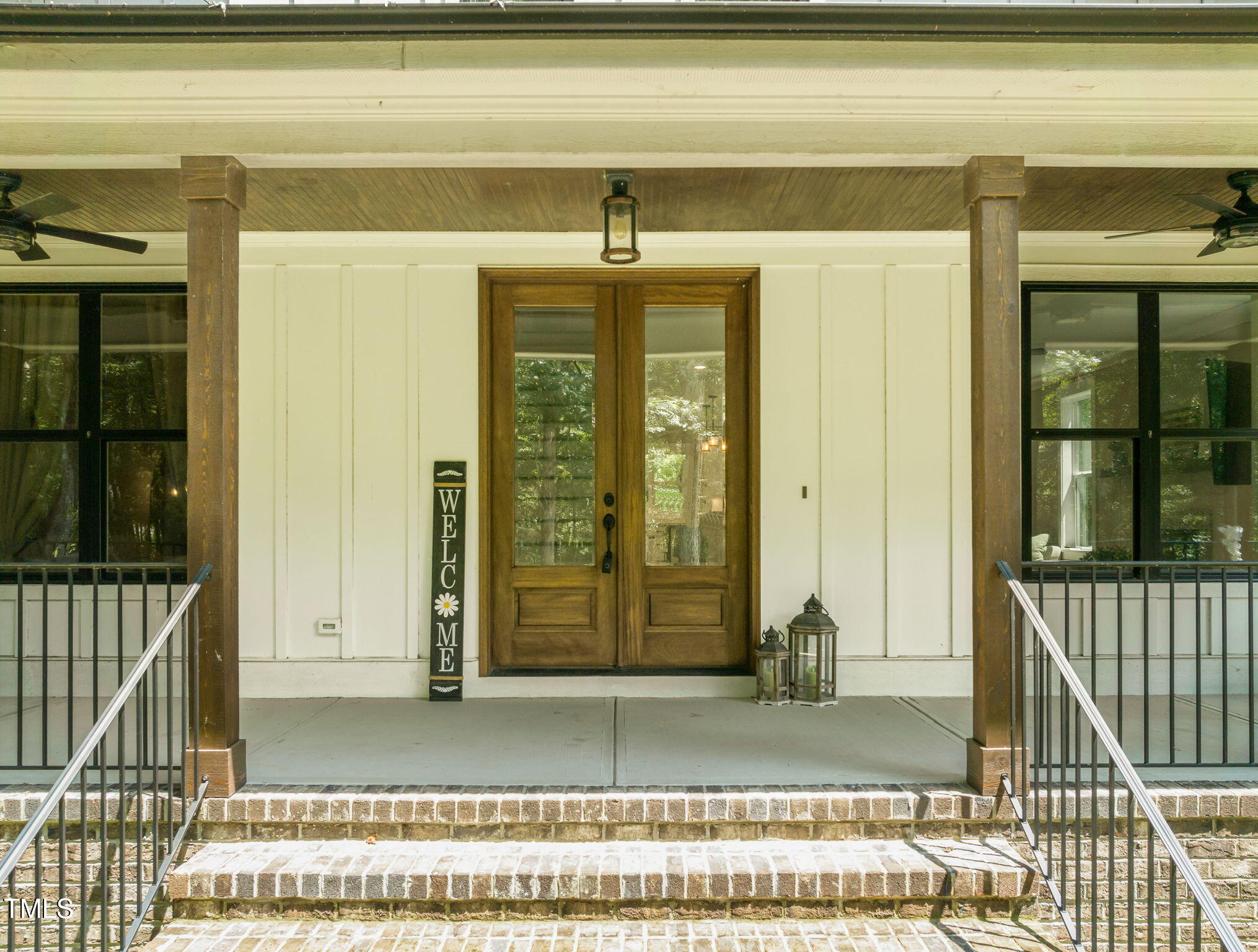 7032 Oakville Lane