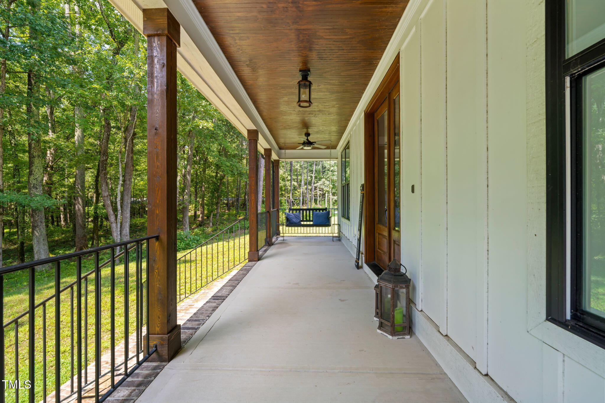 7032 Oakville Lane
