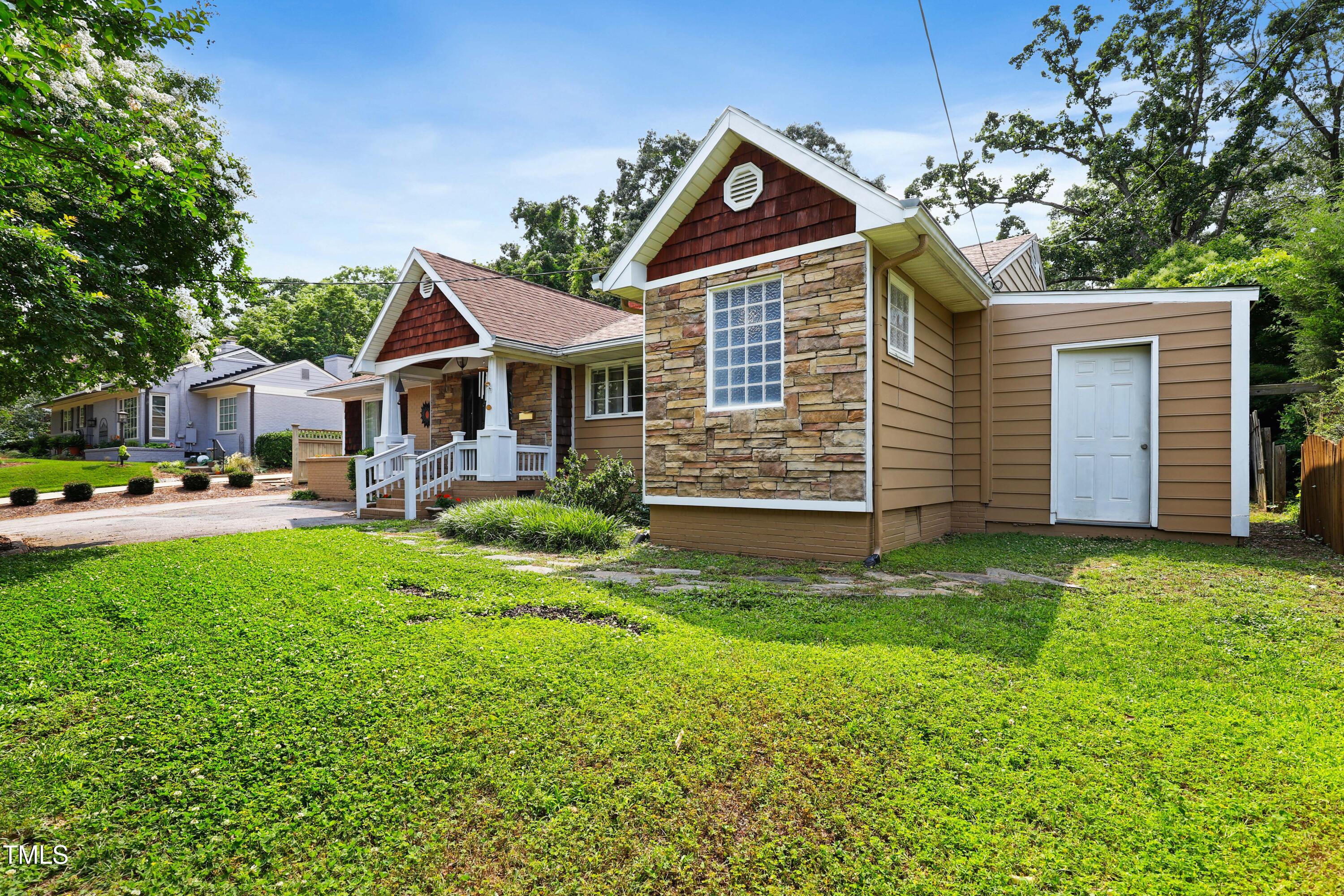 821 Woodburn Road