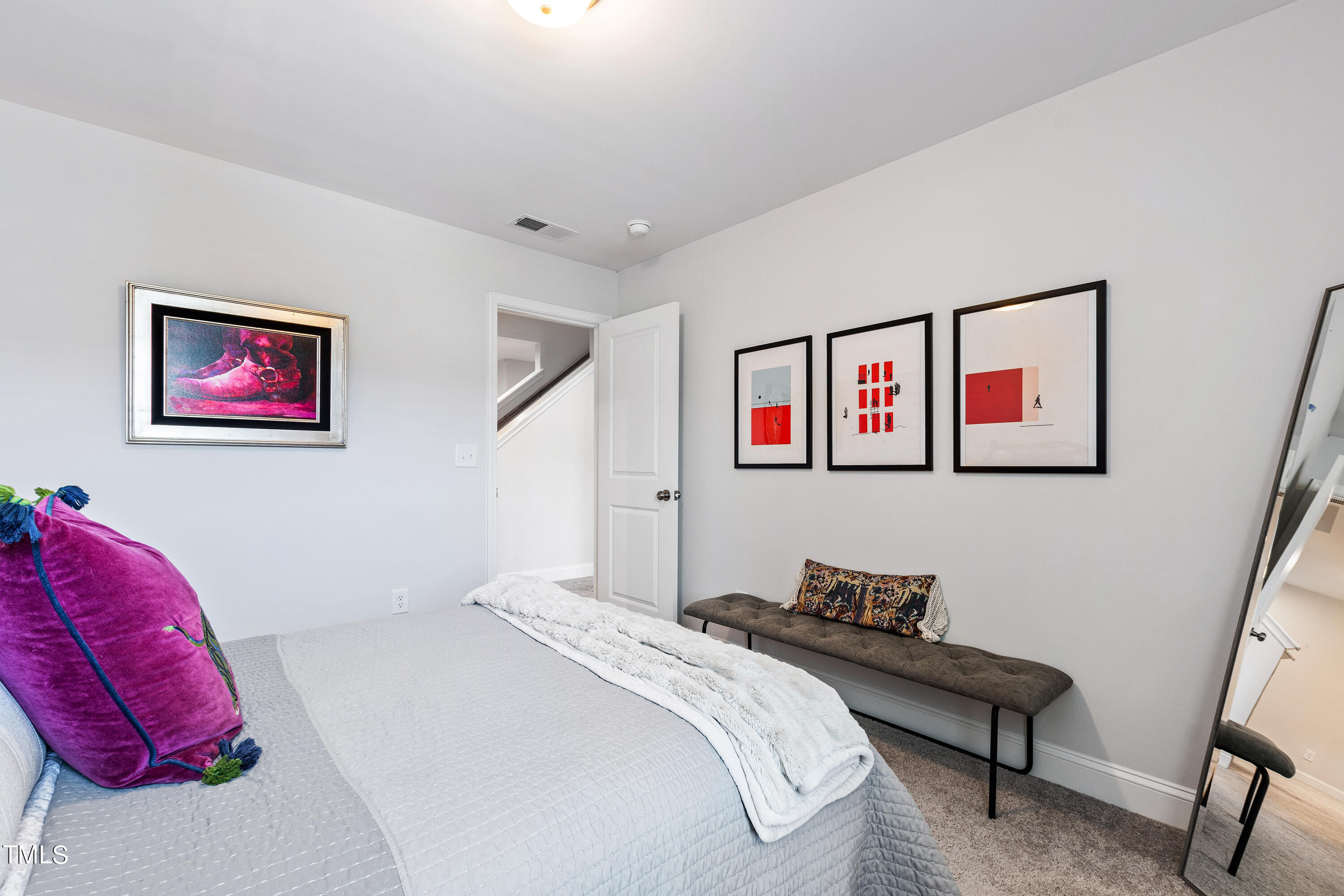 Chapel Hill, North Carolina 27516, United States, 4 Bedrooms Bedrooms, ,4 BathroomsBathrooms,Residential,Pending,44359