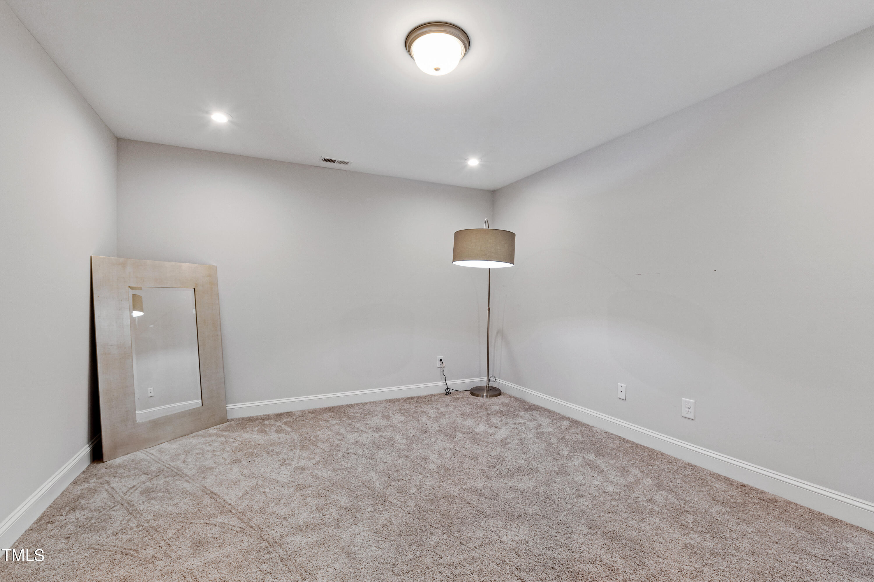 Chapel Hill, North Carolina 27516, United States, 4 Bedrooms Bedrooms, ,4 BathroomsBathrooms,Residential,Pending,44359