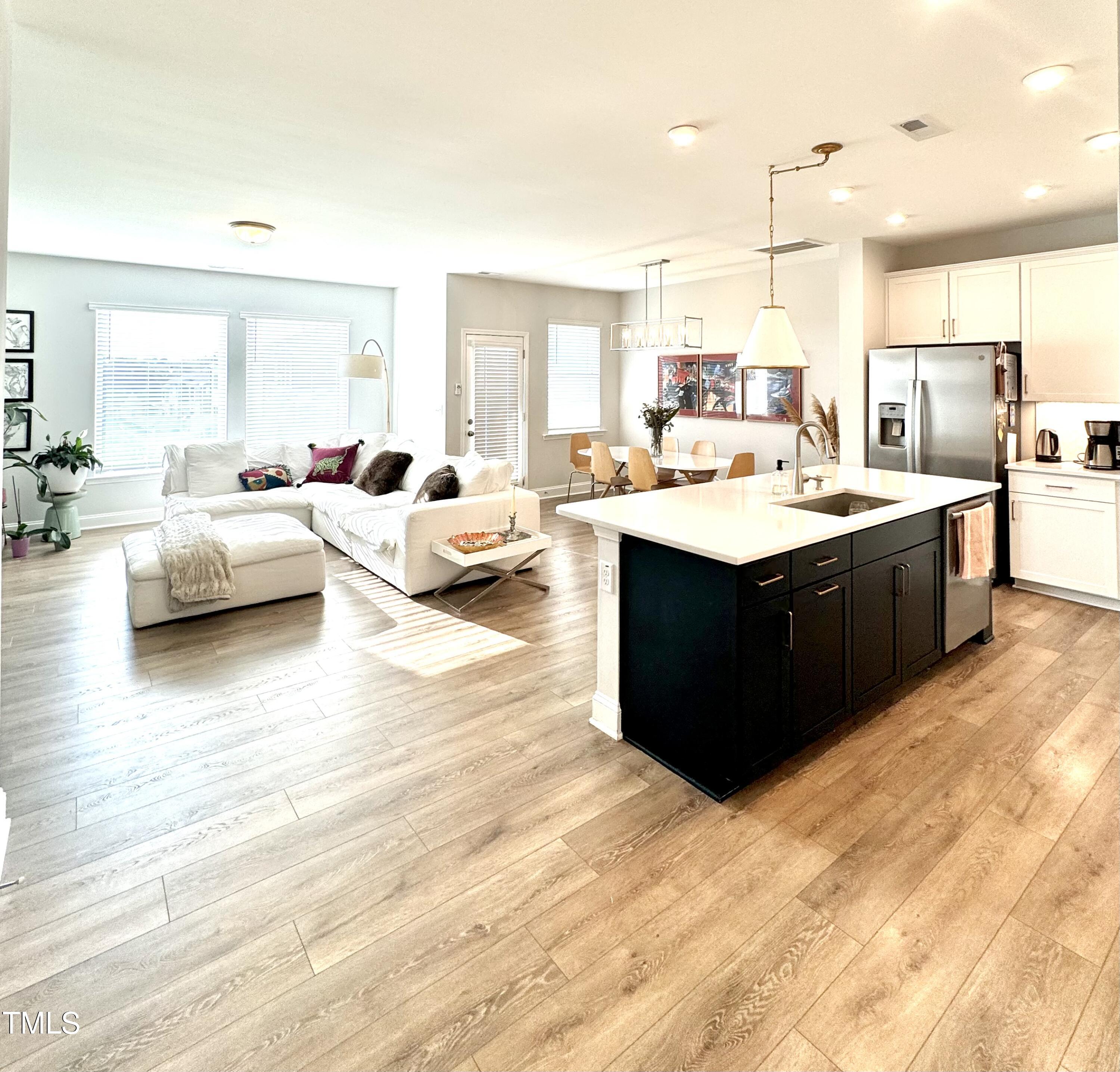 Chapel Hill, North Carolina 27516, United States, 4 Bedrooms Bedrooms, ,4 BathroomsBathrooms,Residential,Pending,44359