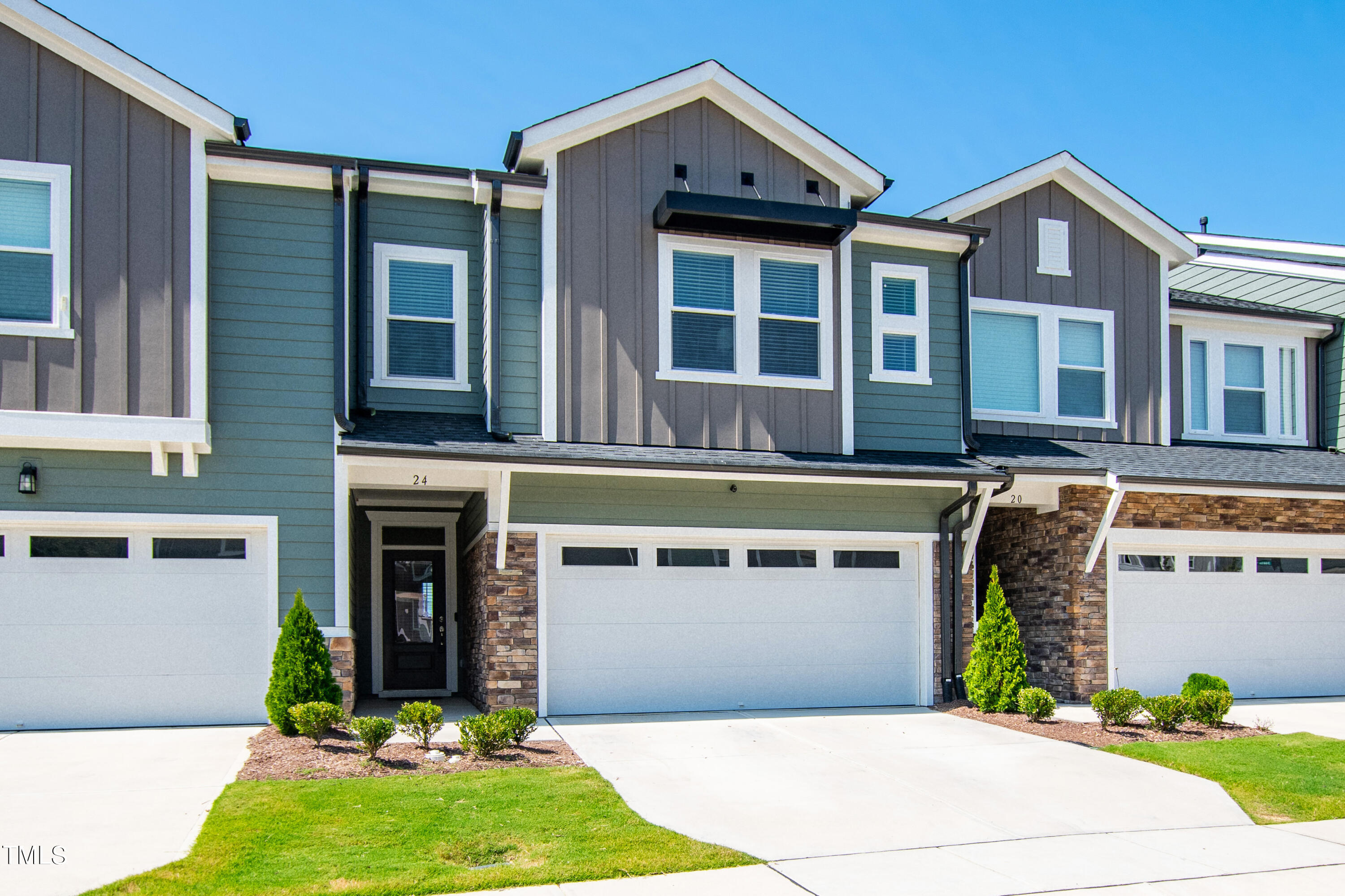 Chapel Hill, North Carolina 27516, United States, 4 Bedrooms Bedrooms, ,4 BathroomsBathrooms,Residential,Pending,44359