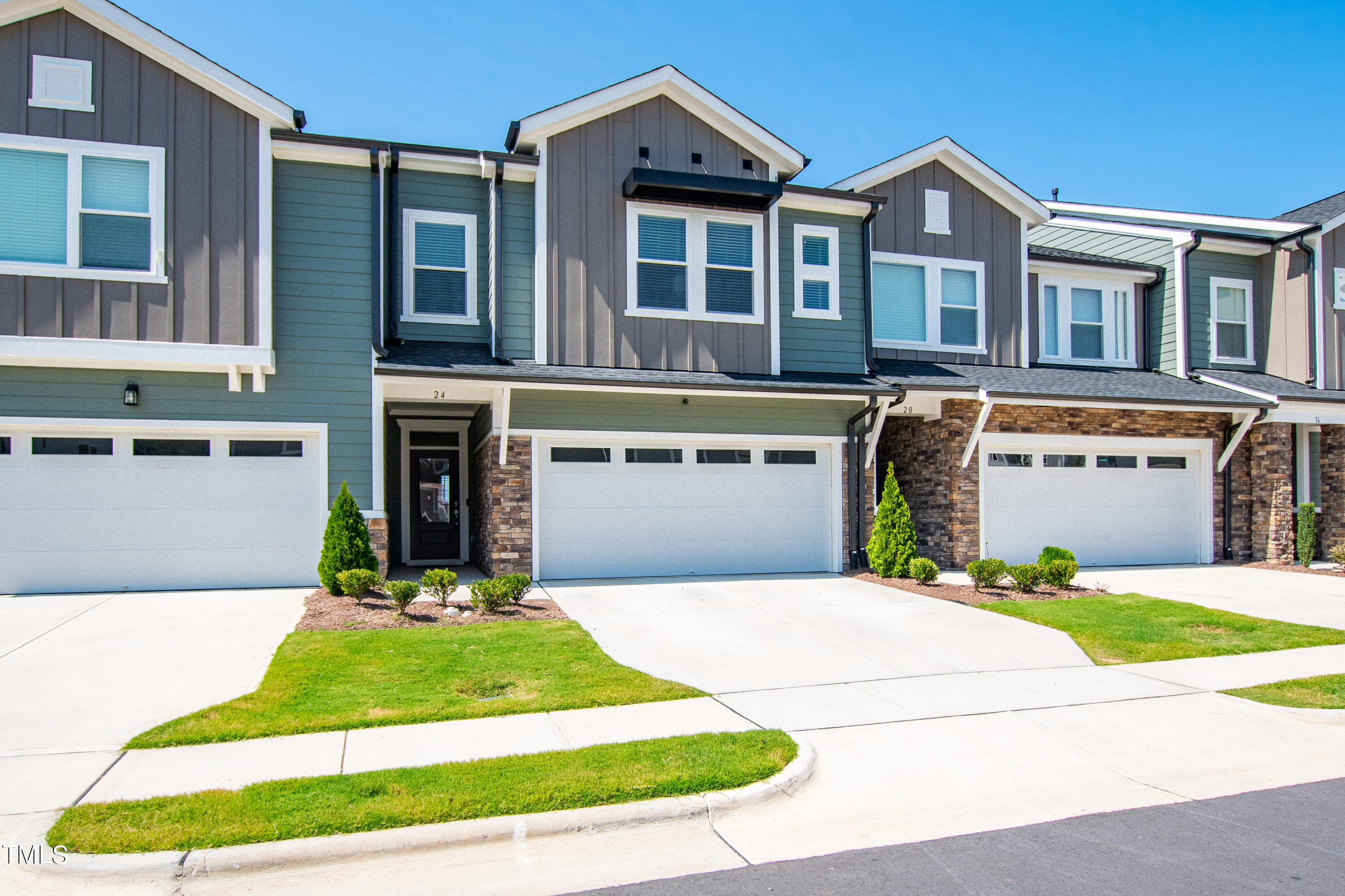 Chapel Hill, North Carolina 27516, United States, 4 Bedrooms Bedrooms, ,4 BathroomsBathrooms,Residential,Pending,44359