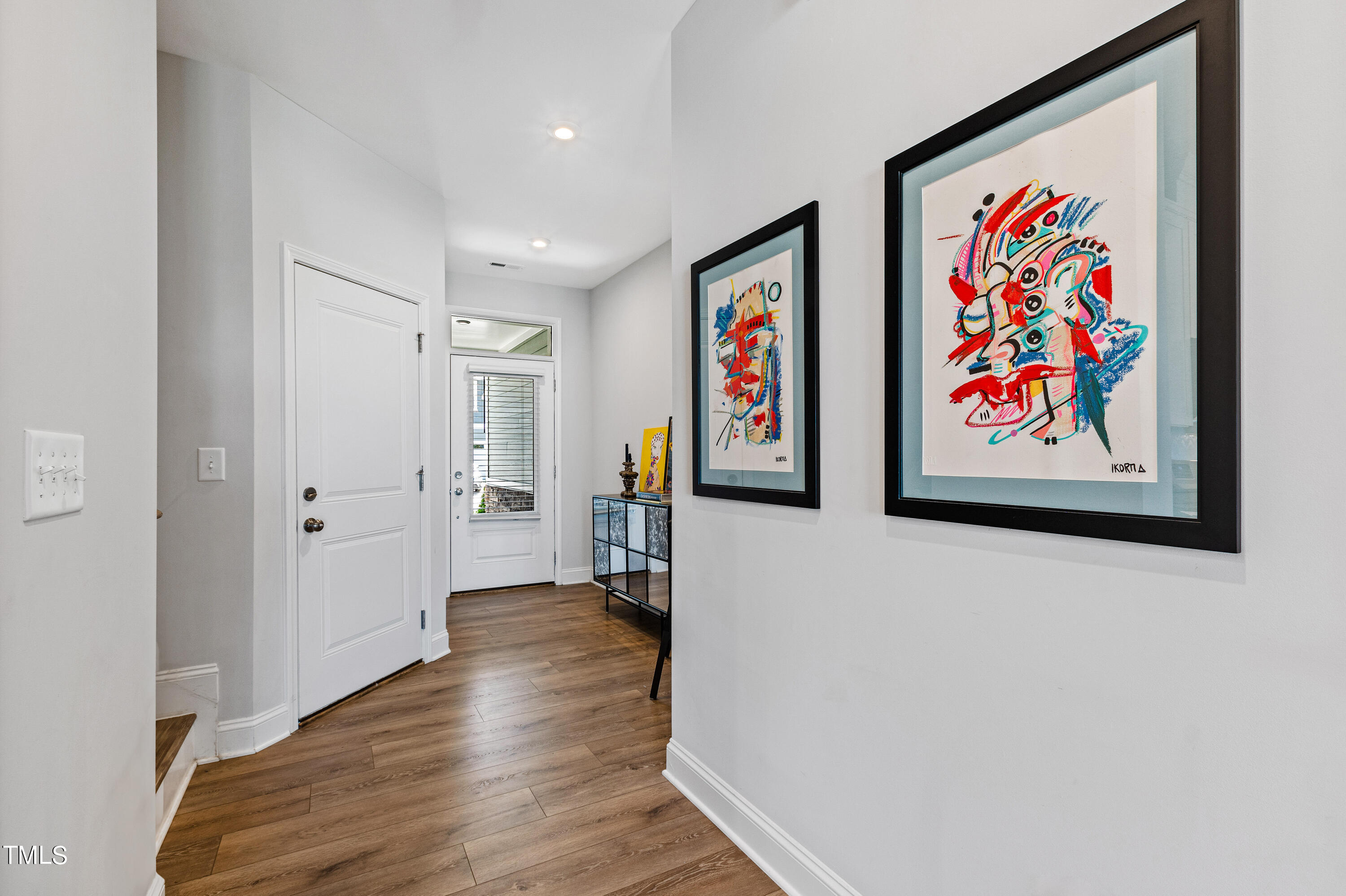 Chapel Hill, North Carolina 27516, United States, 4 Bedrooms Bedrooms, ,4 BathroomsBathrooms,Residential,Pending,44359