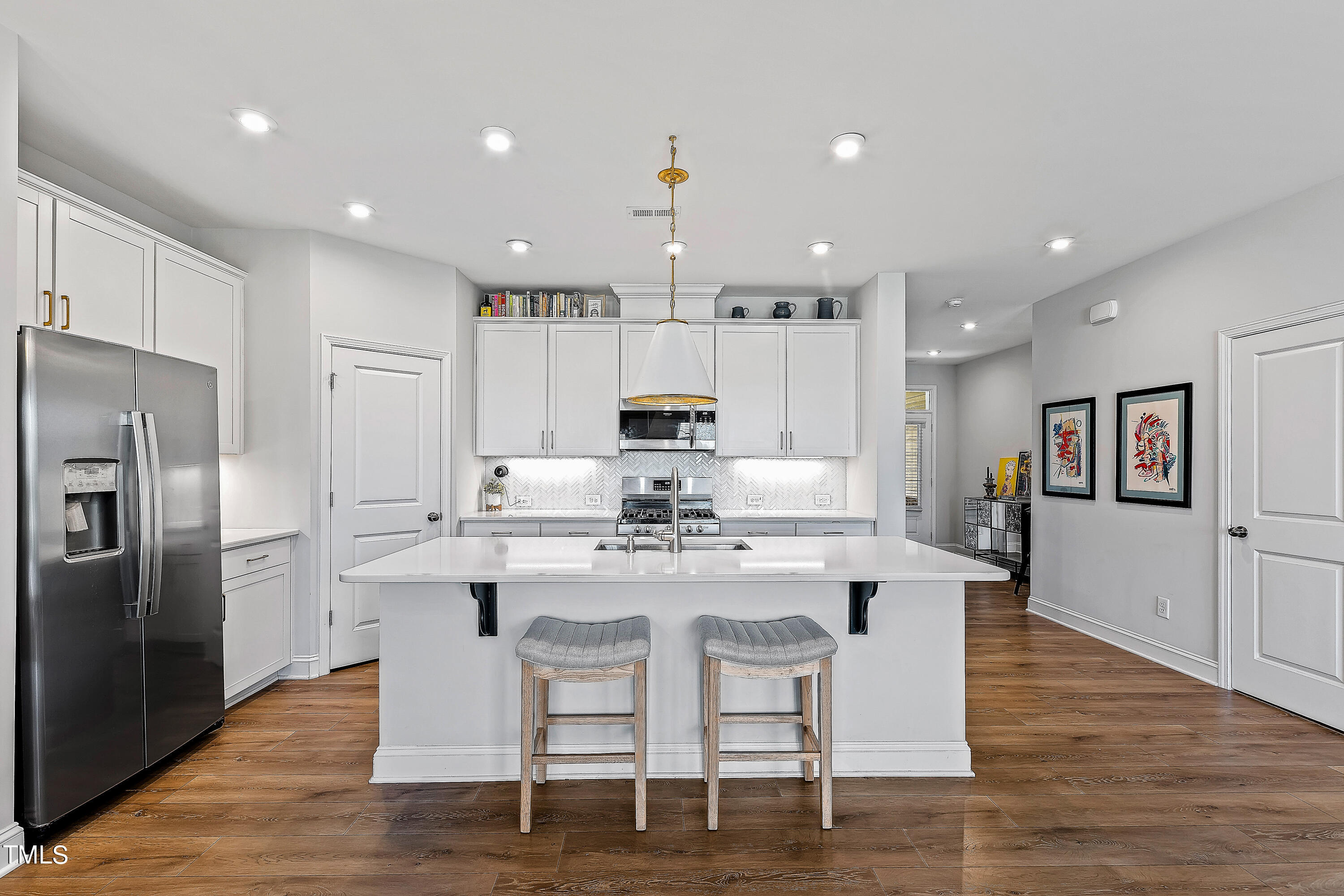 Chapel Hill, North Carolina 27516, United States, 4 Bedrooms Bedrooms, ,4 BathroomsBathrooms,Residential,Pending,44359