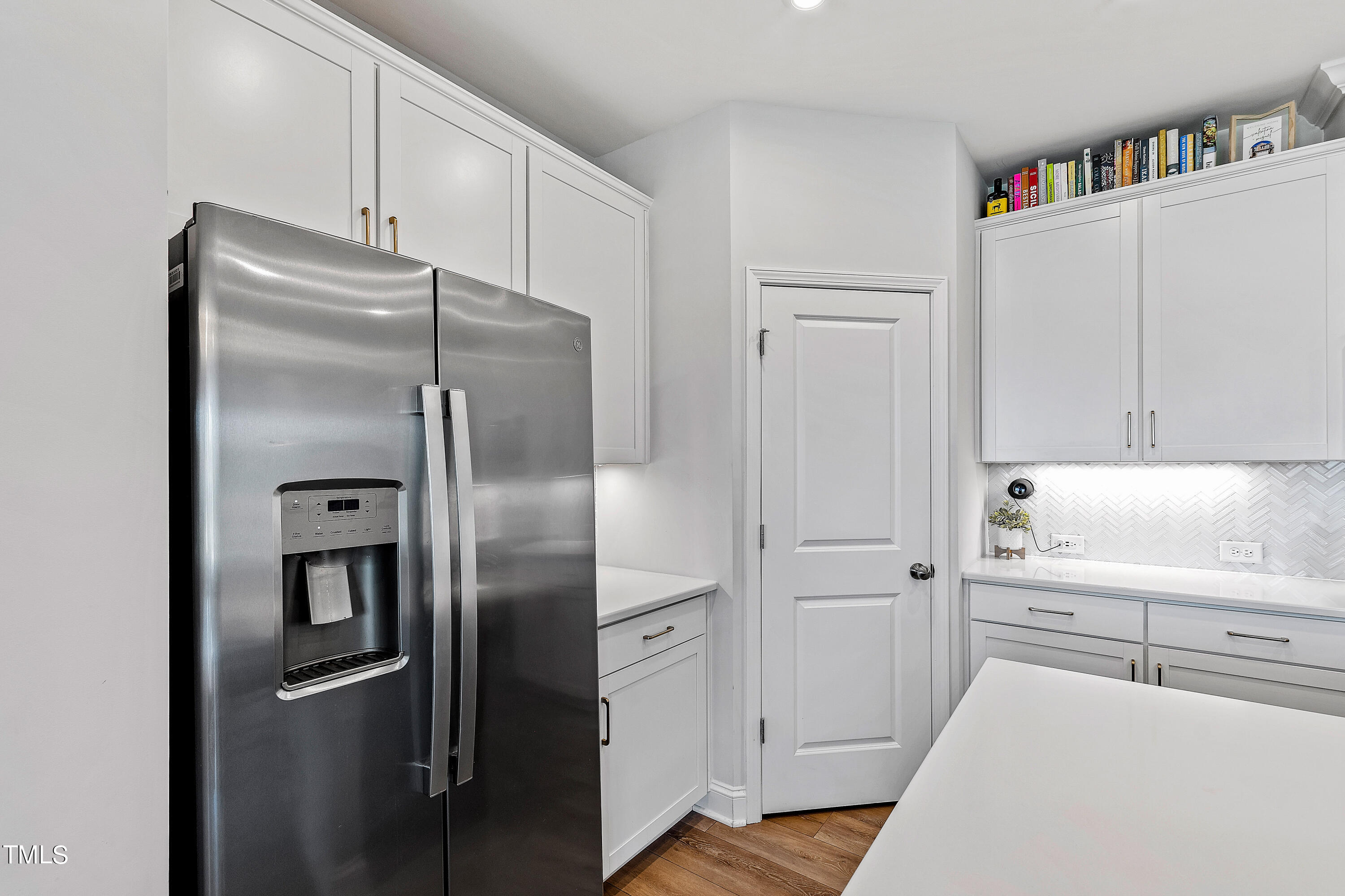 Chapel Hill, North Carolina 27516, United States, 4 Bedrooms Bedrooms, ,4 BathroomsBathrooms,Residential,Pending,44359