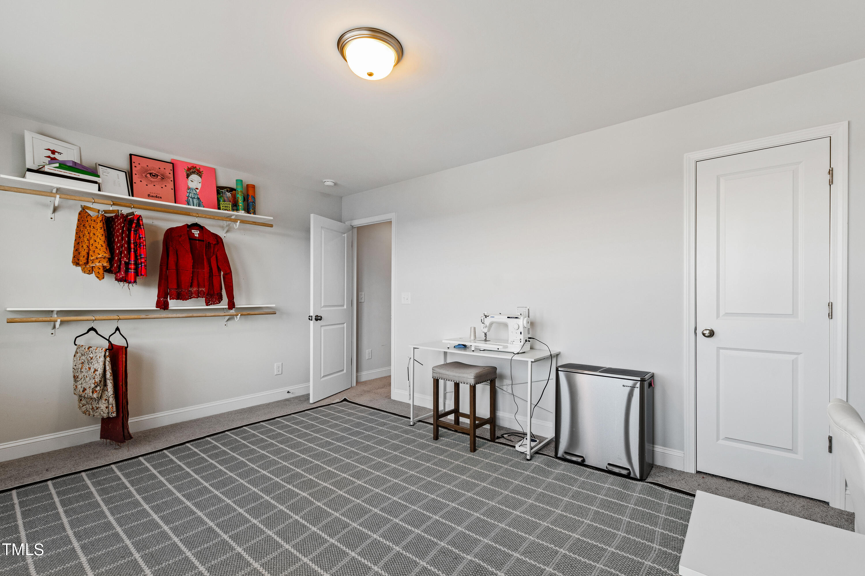 Chapel Hill, North Carolina 27516, United States, 4 Bedrooms Bedrooms, ,4 BathroomsBathrooms,Residential,Pending,44359