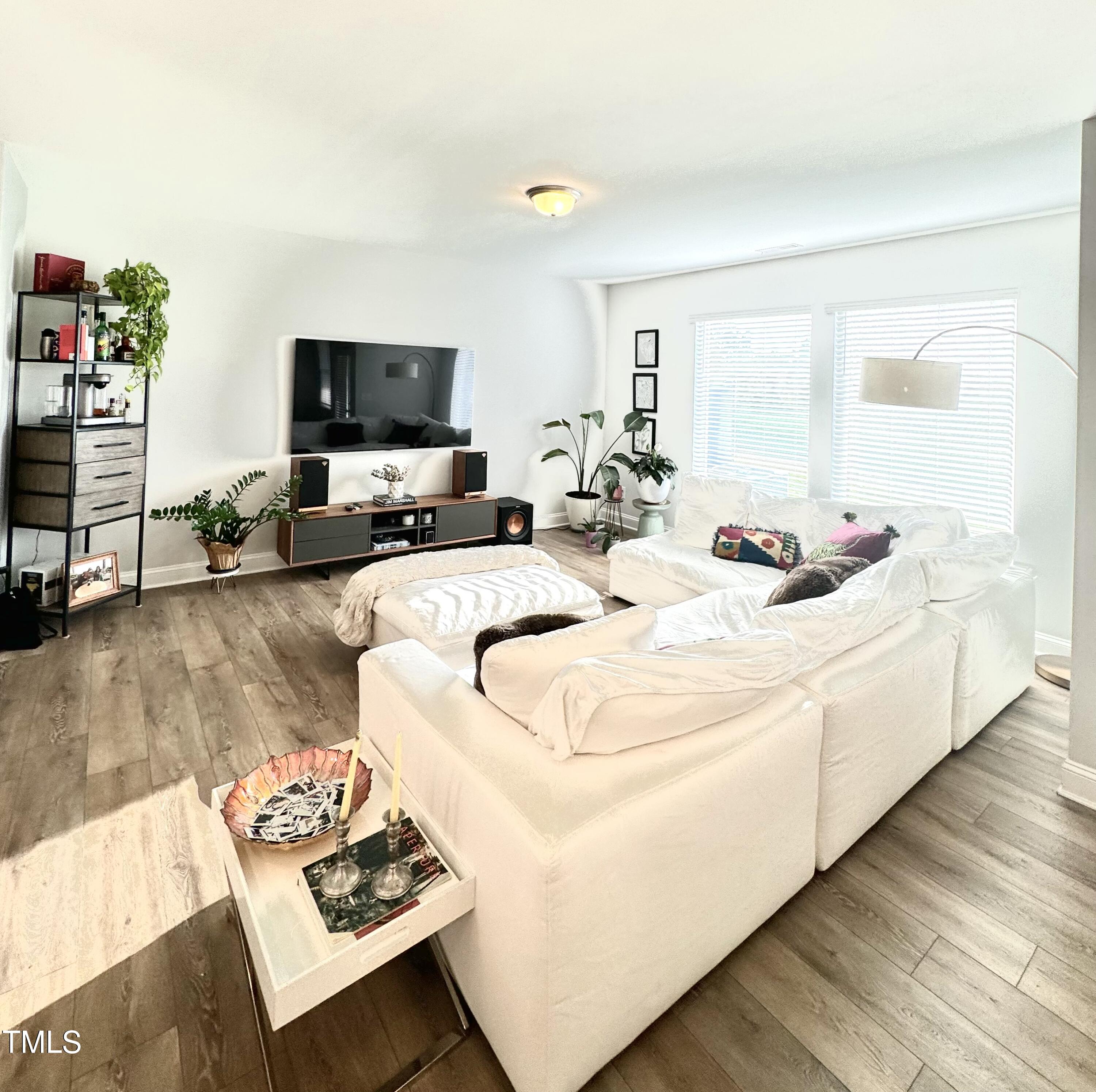 Chapel Hill, North Carolina 27516, United States, 4 Bedrooms Bedrooms, ,4 BathroomsBathrooms,Residential,Pending,44359