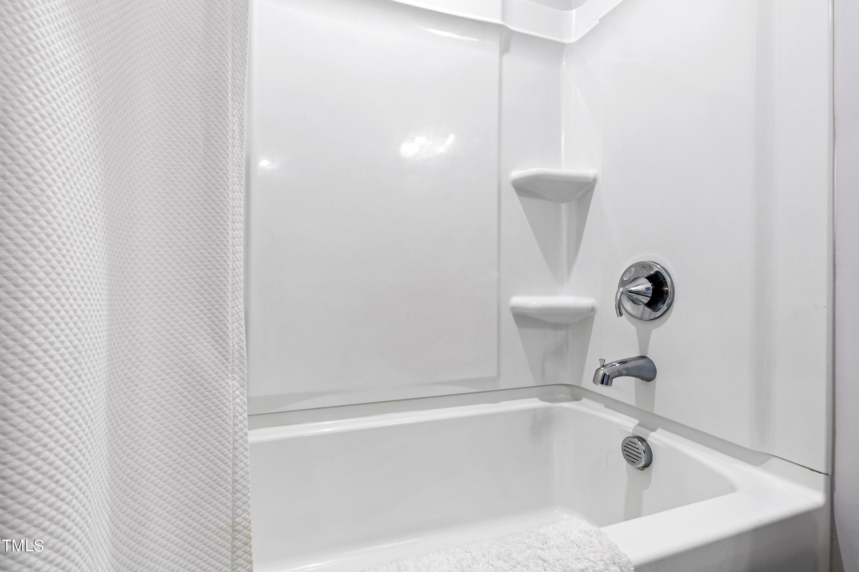 Chapel Hill, North Carolina 27516, United States, 4 Bedrooms Bedrooms, ,4 BathroomsBathrooms,Residential,Pending,44359