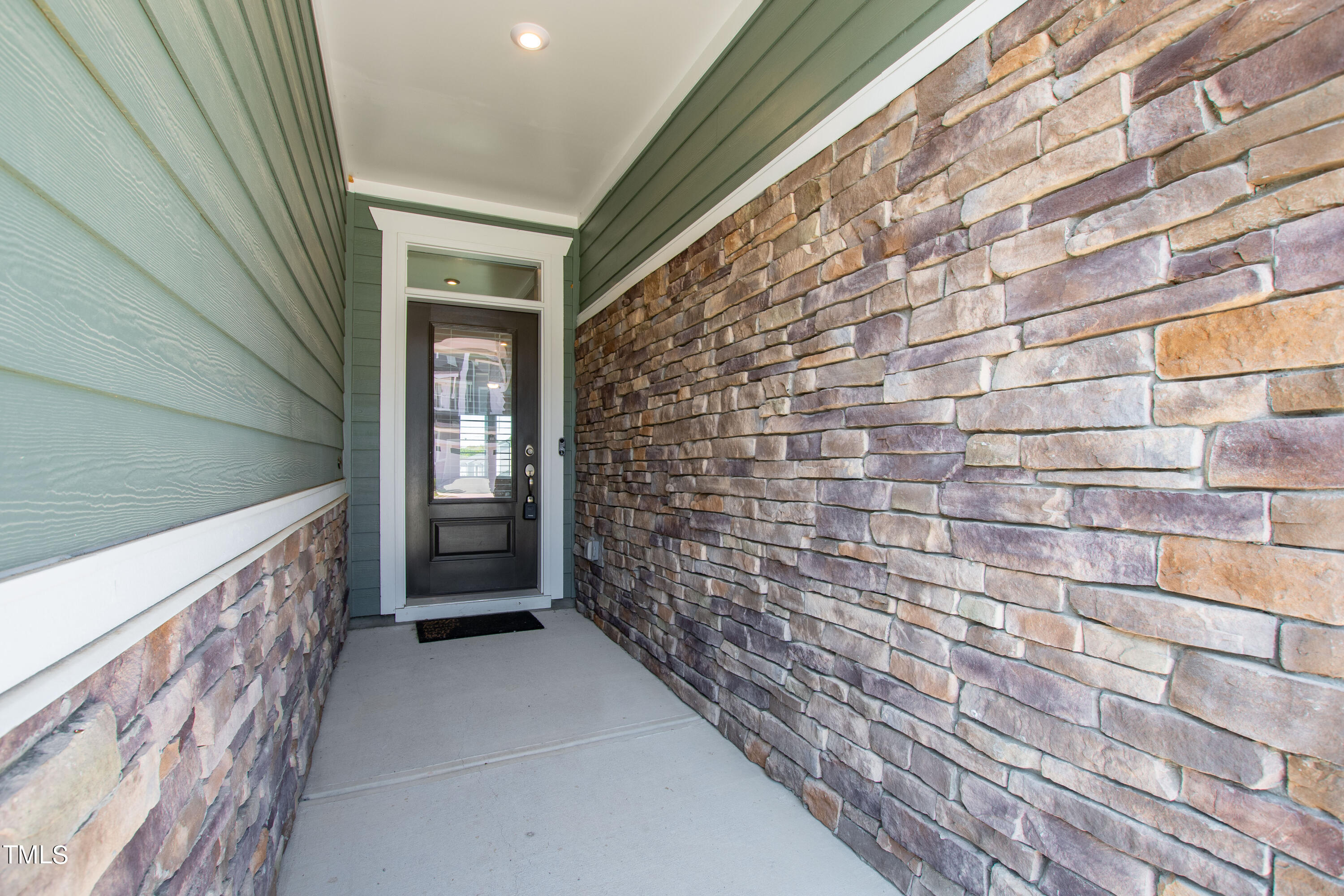 Chapel Hill, North Carolina 27516, United States, 4 Bedrooms Bedrooms, ,4 BathroomsBathrooms,Residential,Pending,44359