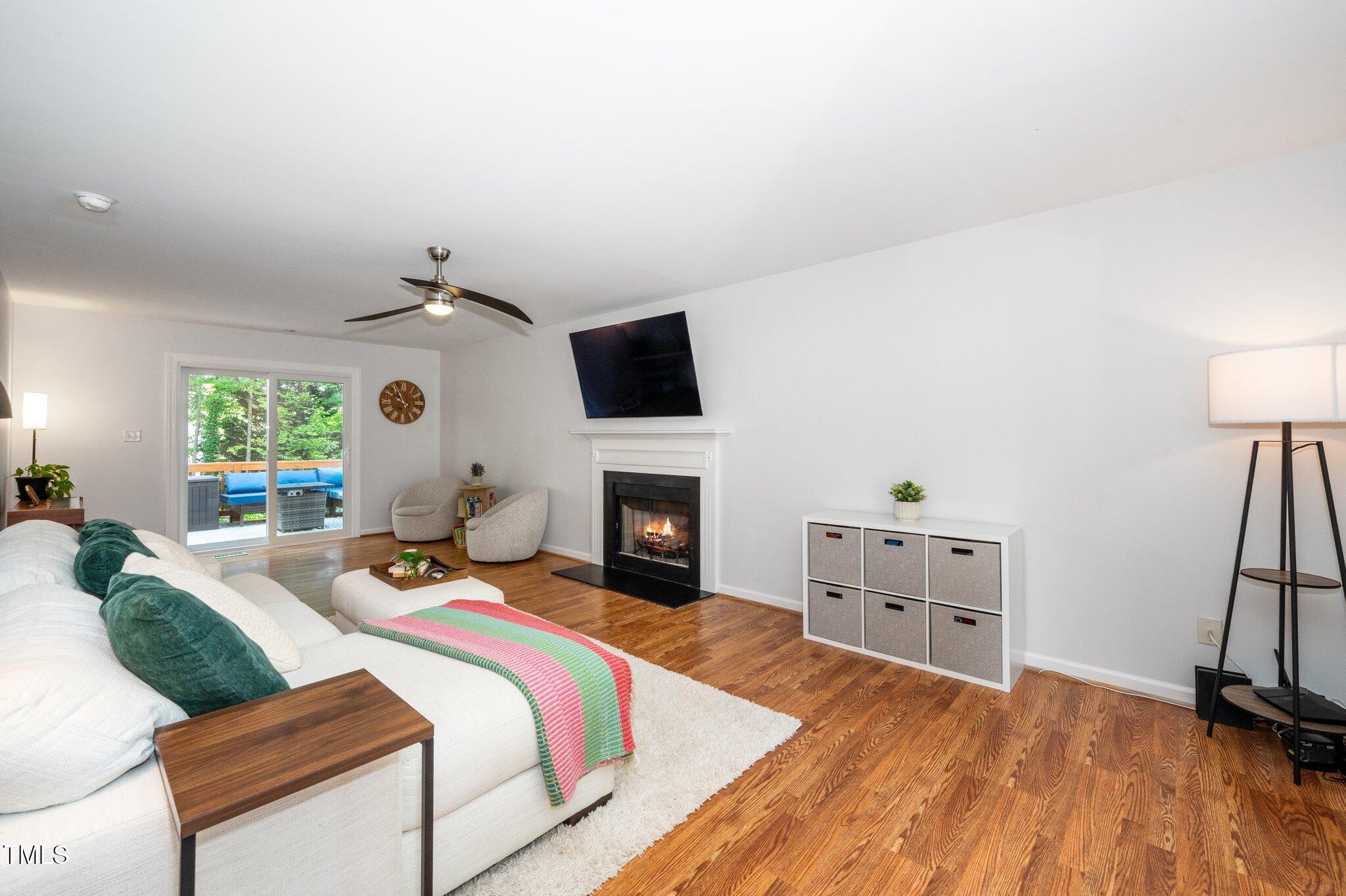 8009 Tobin Place