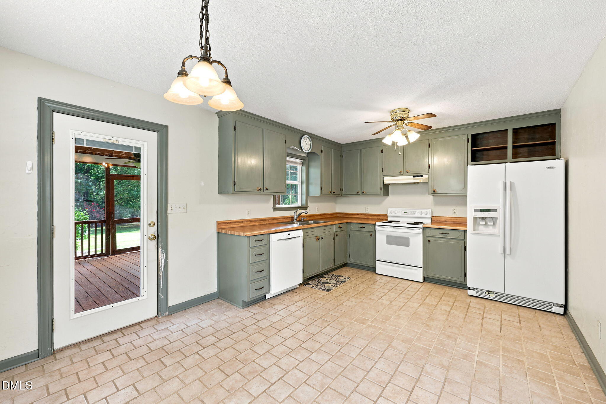 3805 Manor Drive