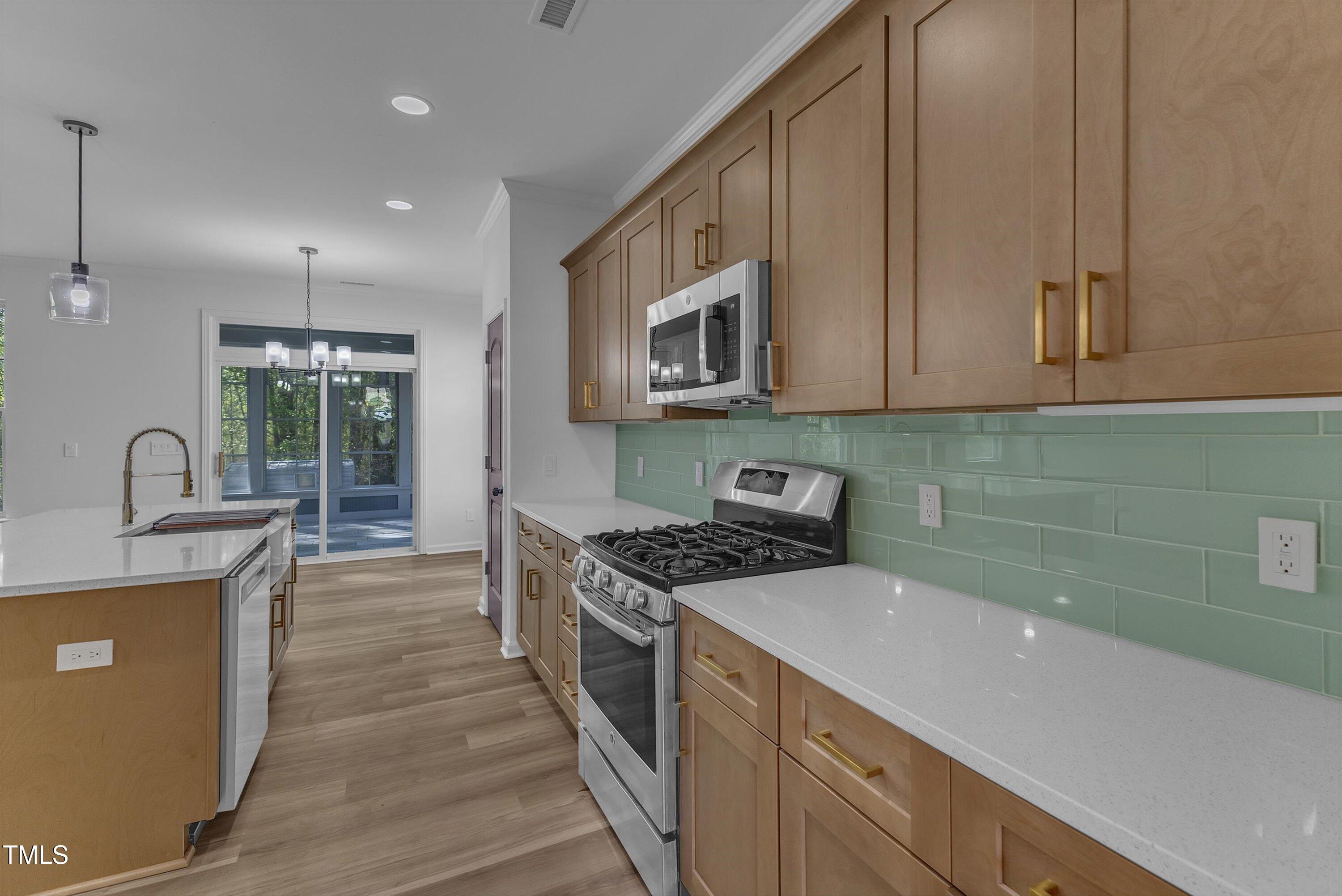 858 Lake Artesia Lane