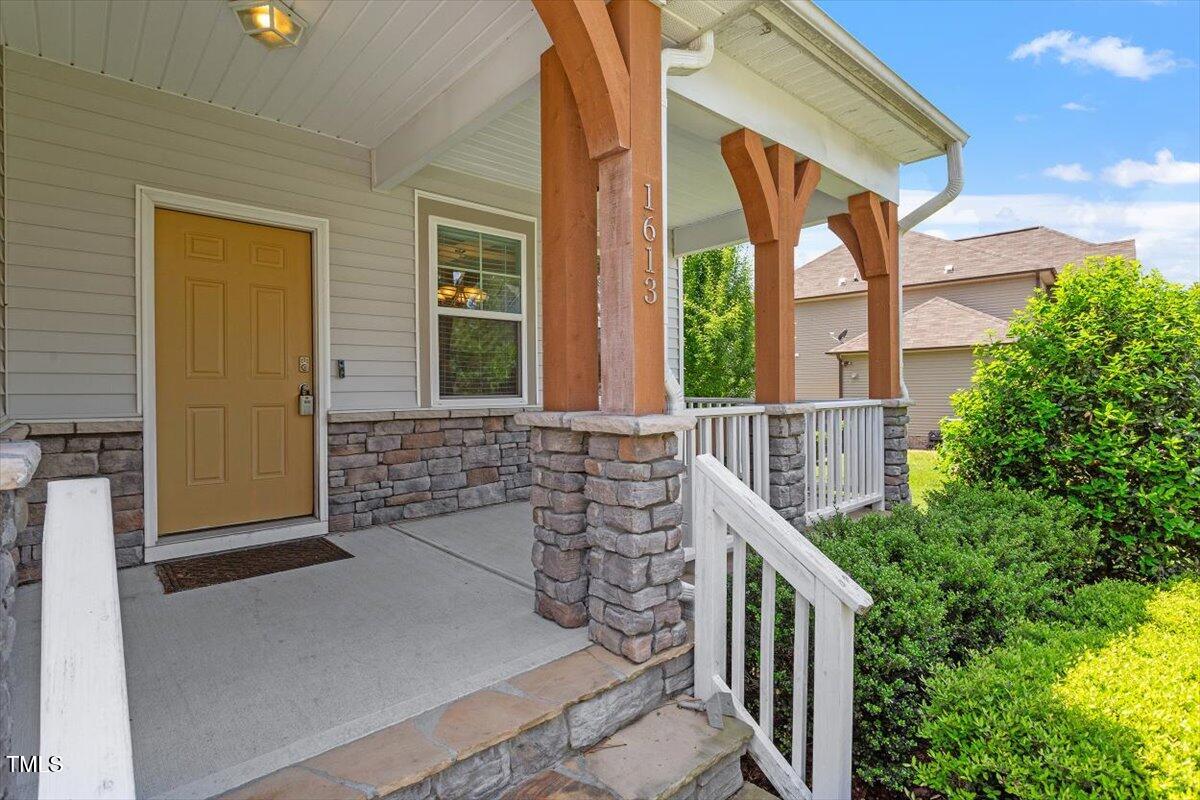 1613 Waddell Court
