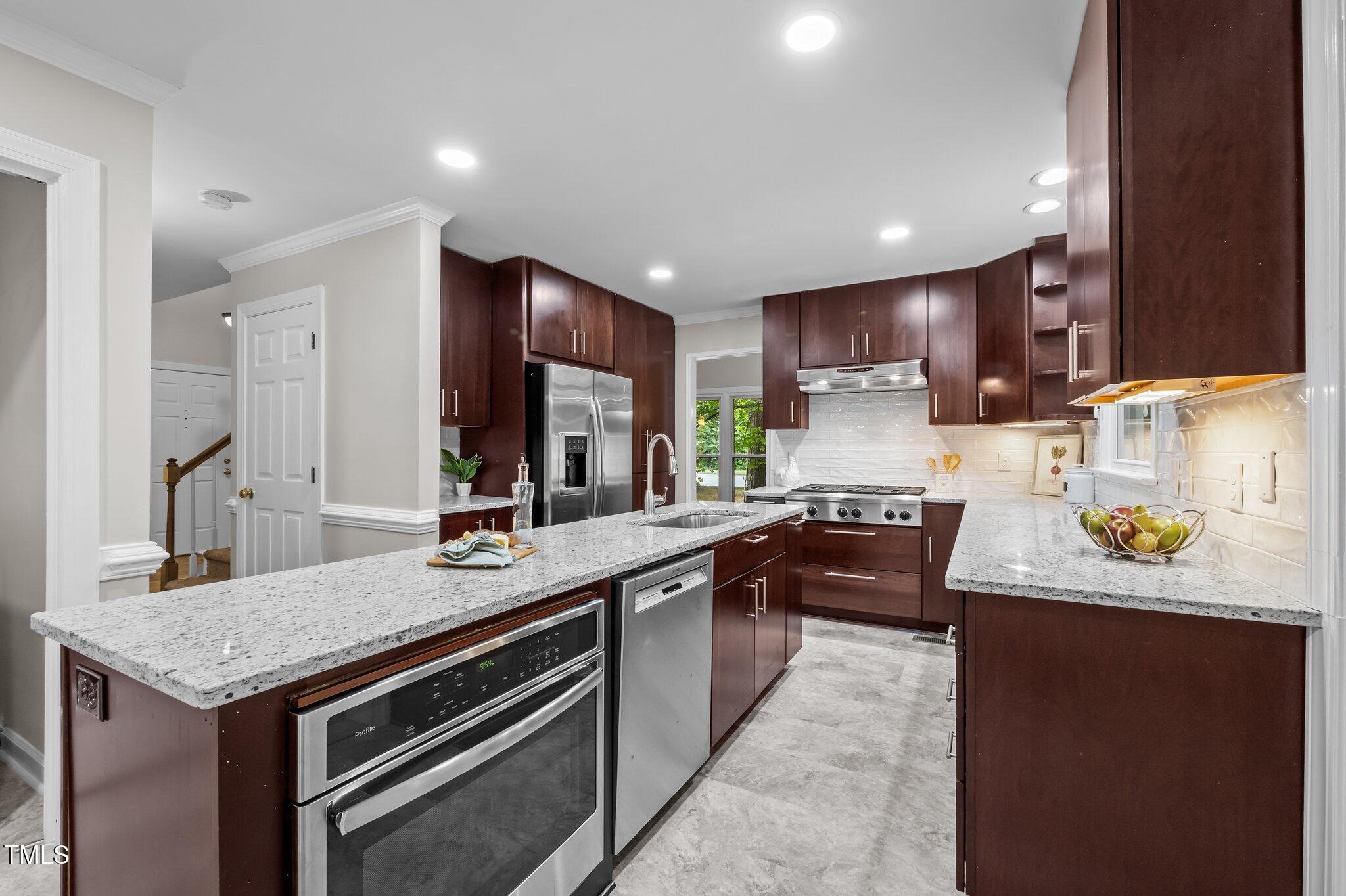 3 Fieldcrest Court