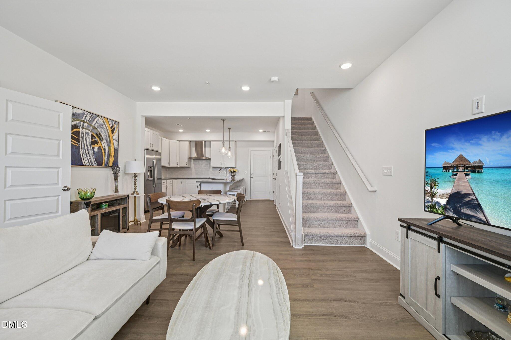 600 Market Grove Drive 100