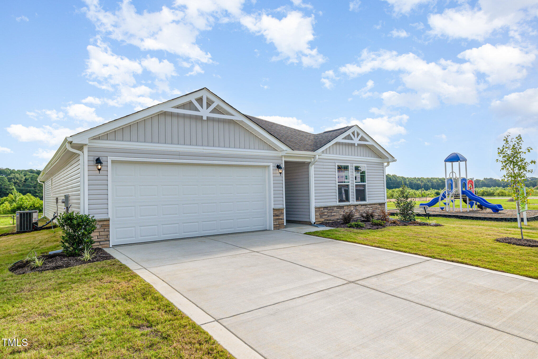 8 W Emily Gardens Drive