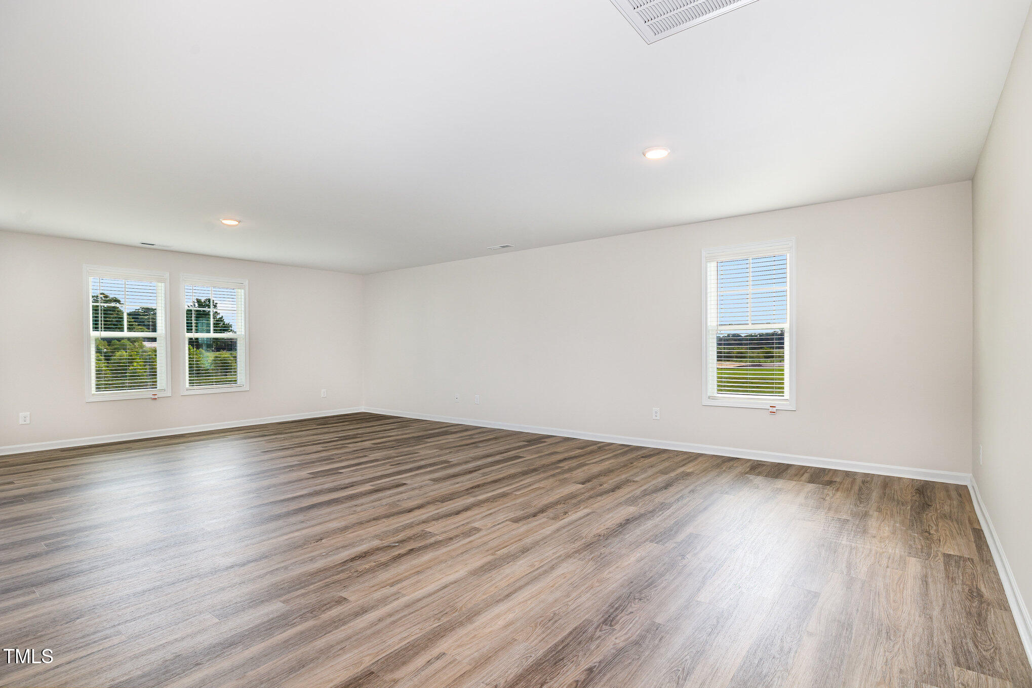 8 W Emily Gardens Drive