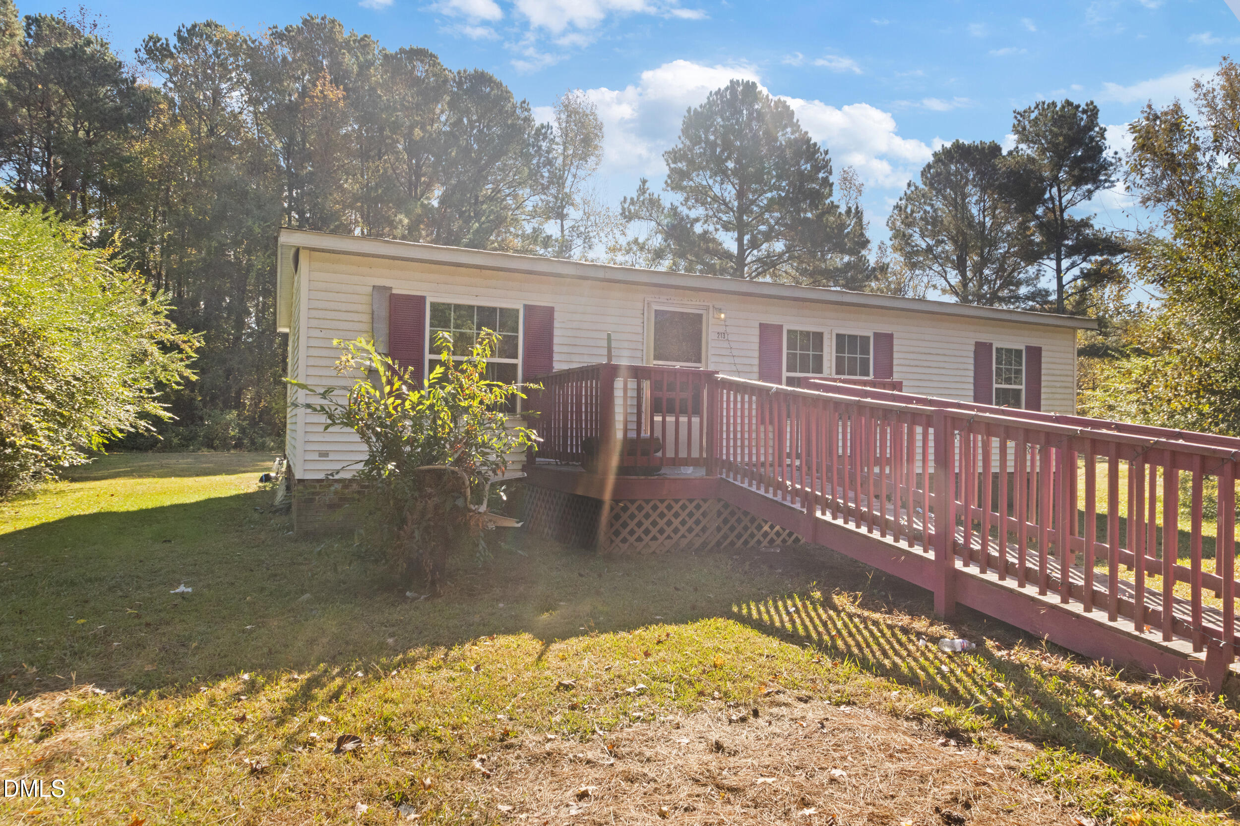 213 SE Railroad Street