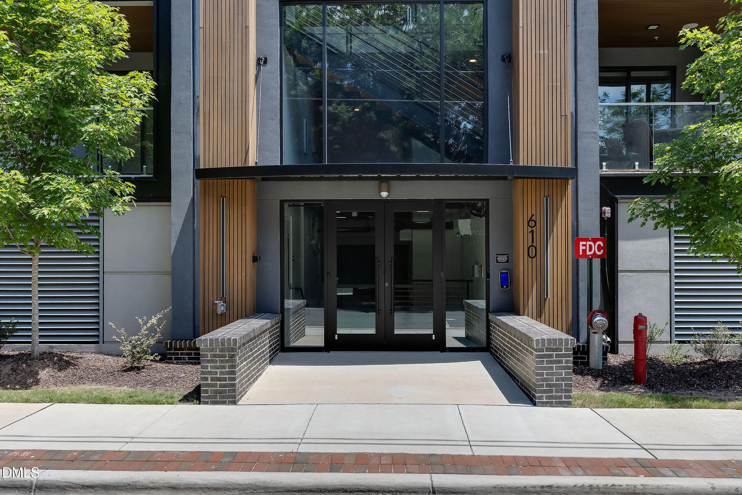 610 N Roxboro Street 21