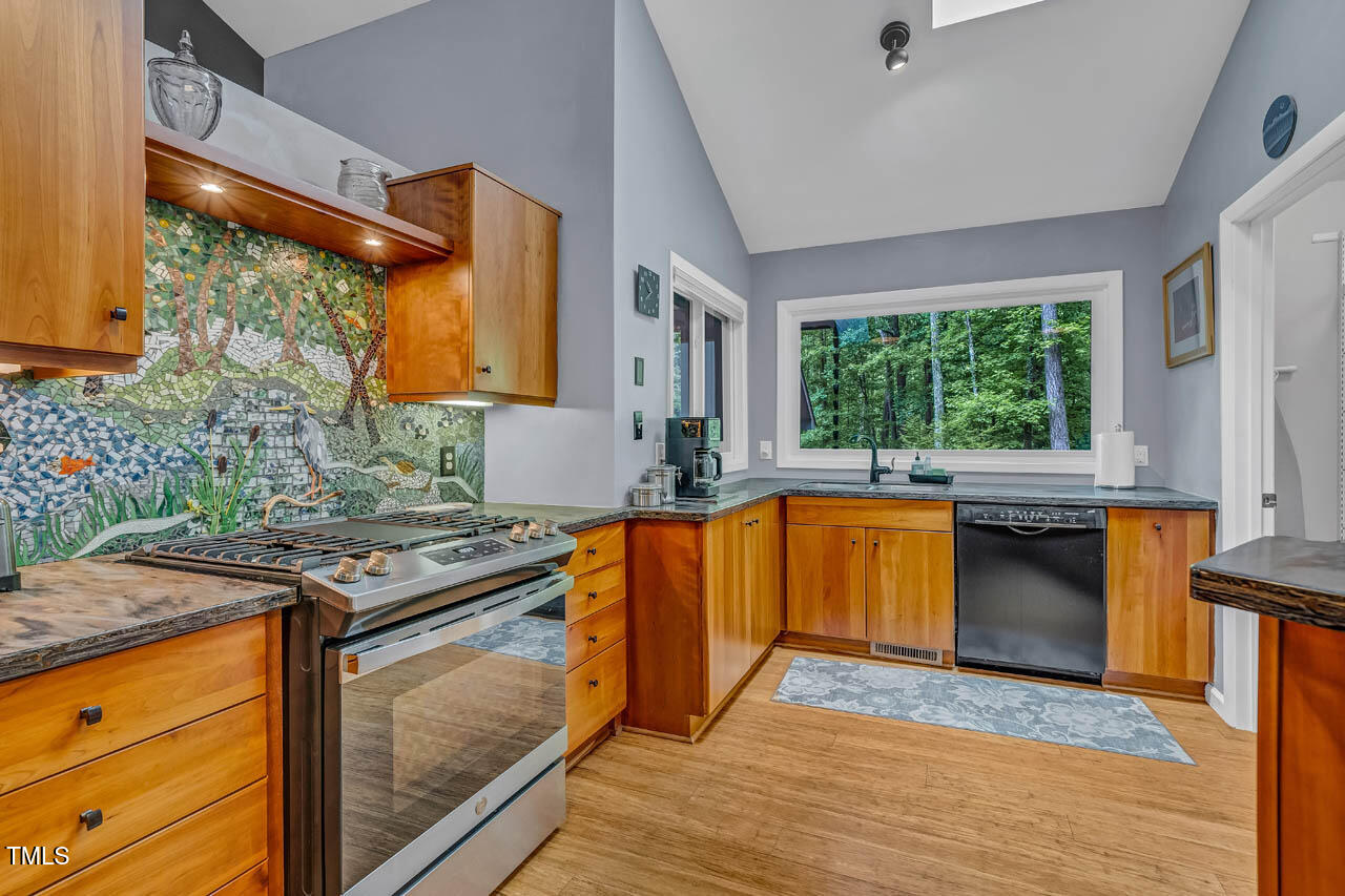 128 Shadowbrook
