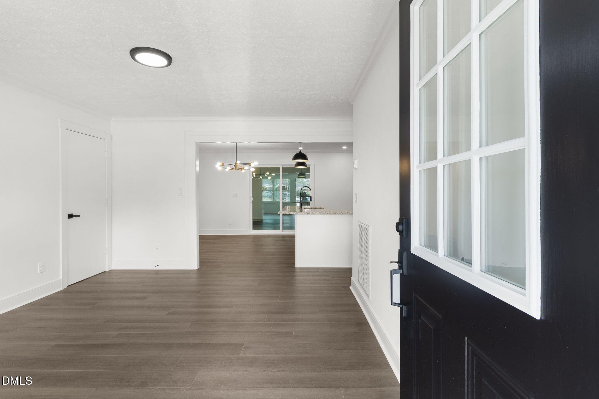804 NW Lakecrest Drive