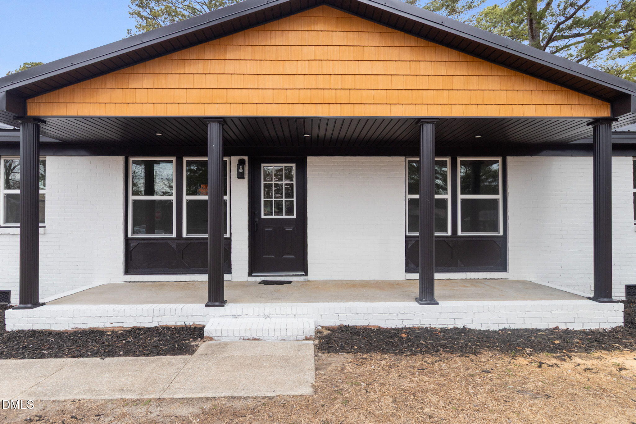 804 NW Lakecrest Drive