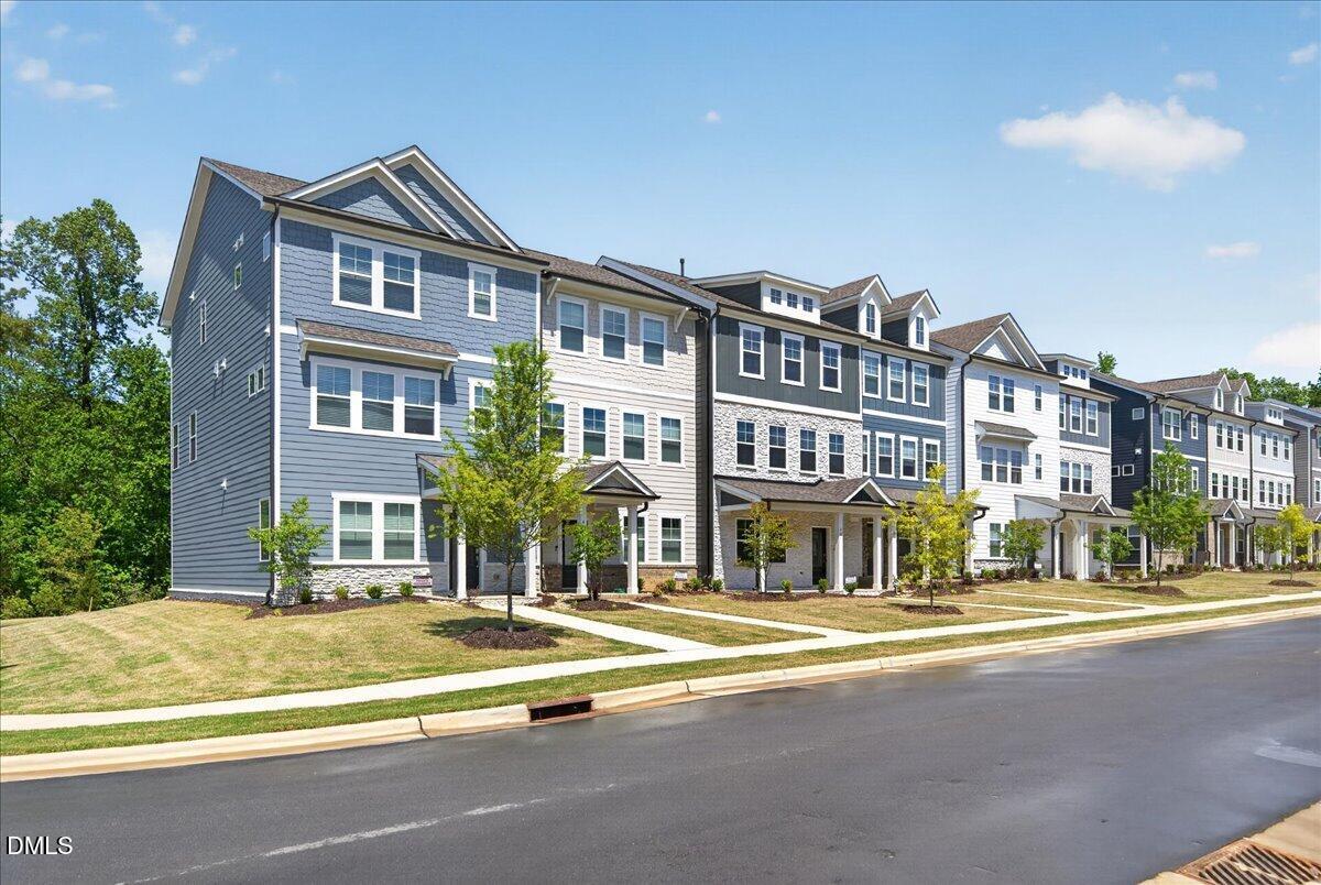 421 Rowe Way