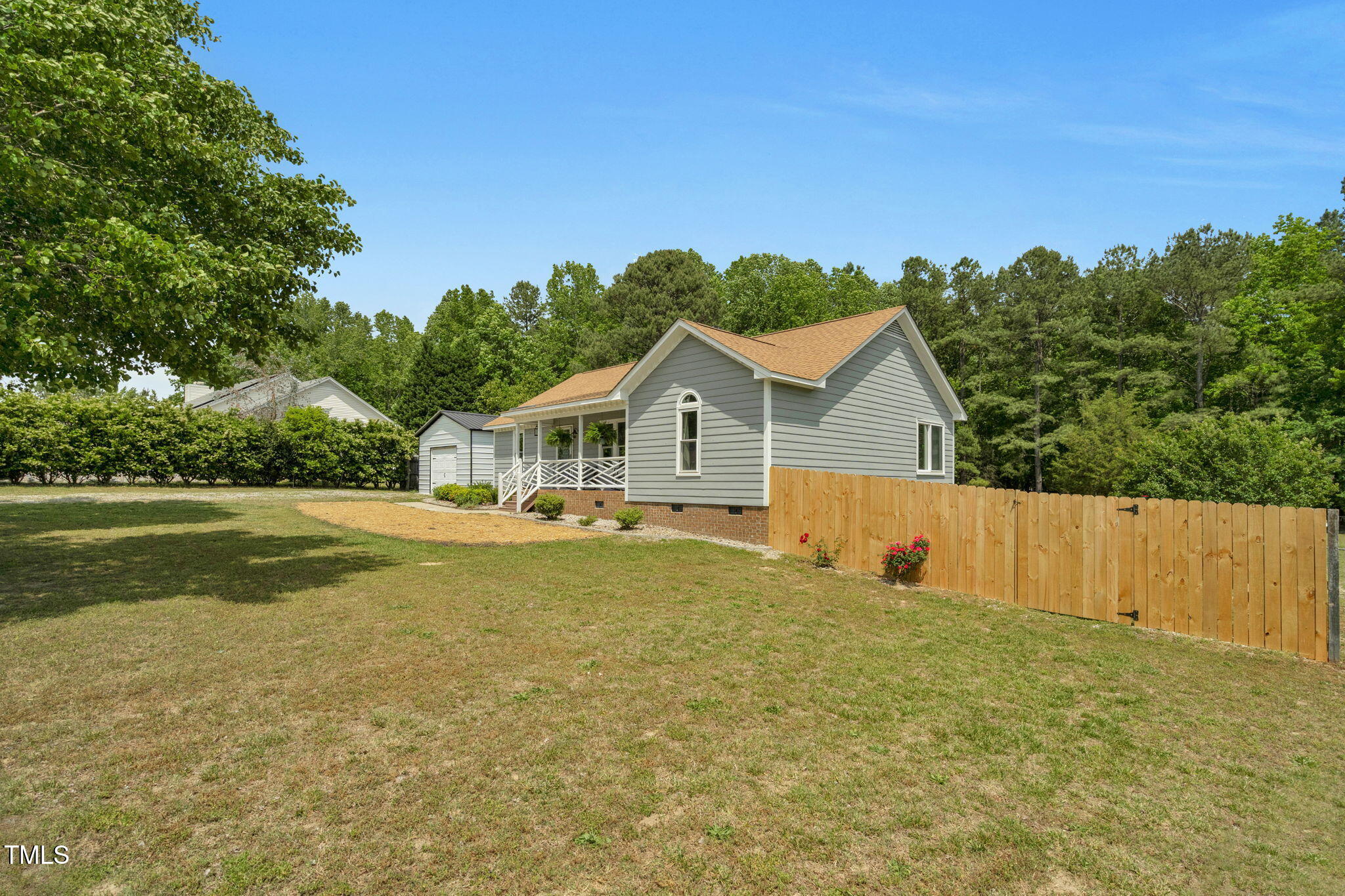 109 N Valley Drive