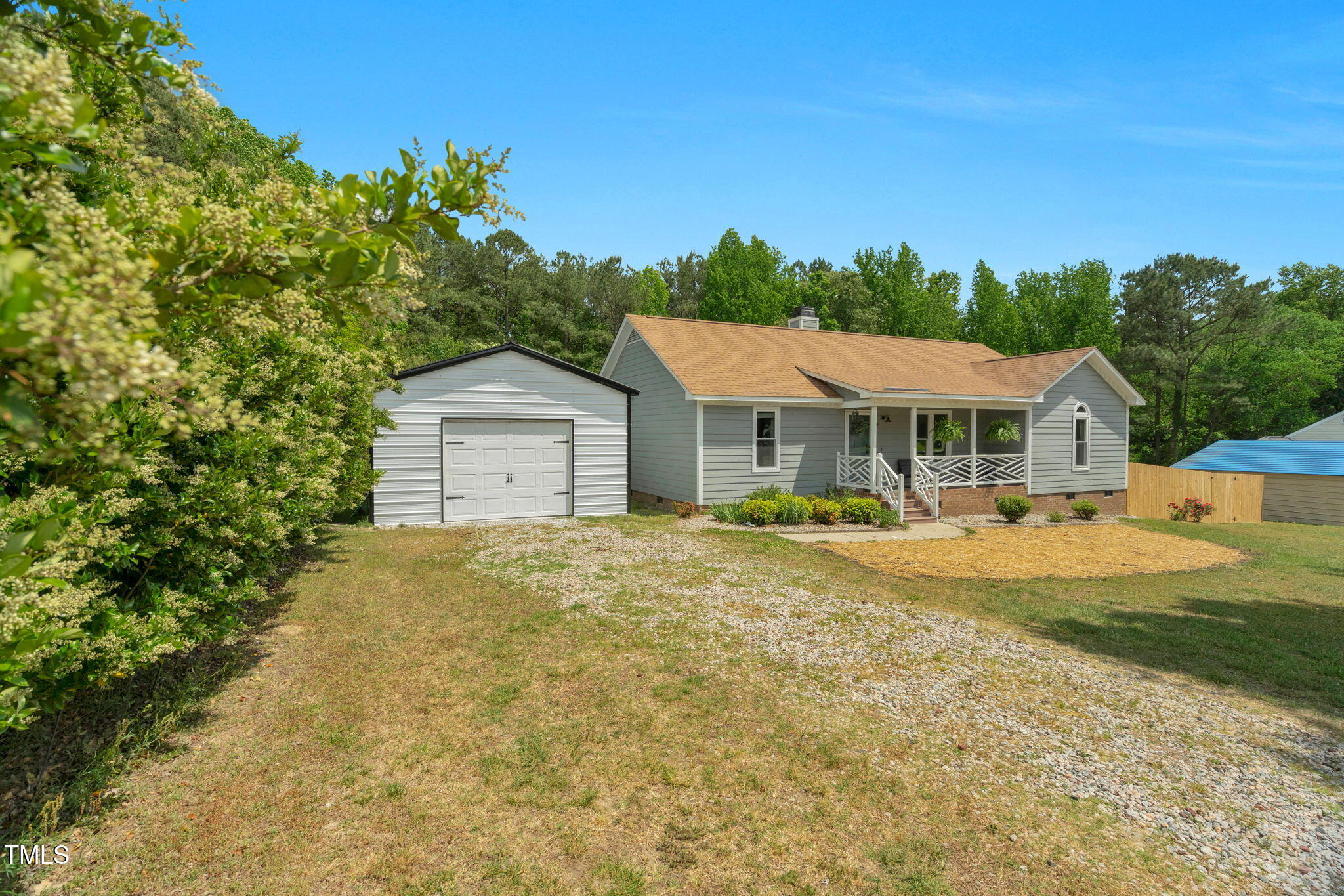 109 N Valley Drive