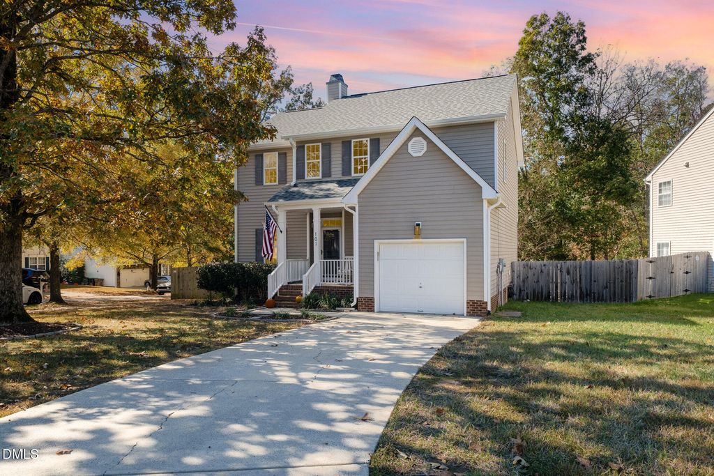 Photo of 101 Holly Thorn Trace, Holly Springs, NC 27540 (MLS # 10132165)