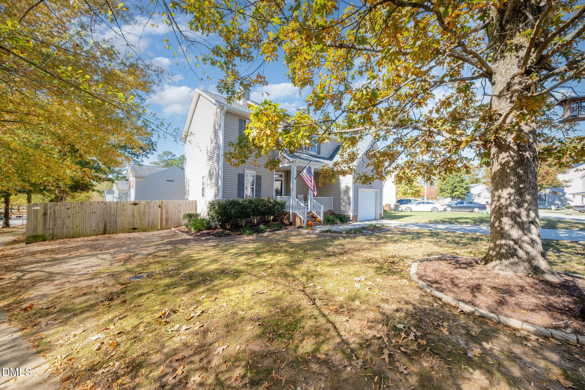 101 Holly Thorn Trace