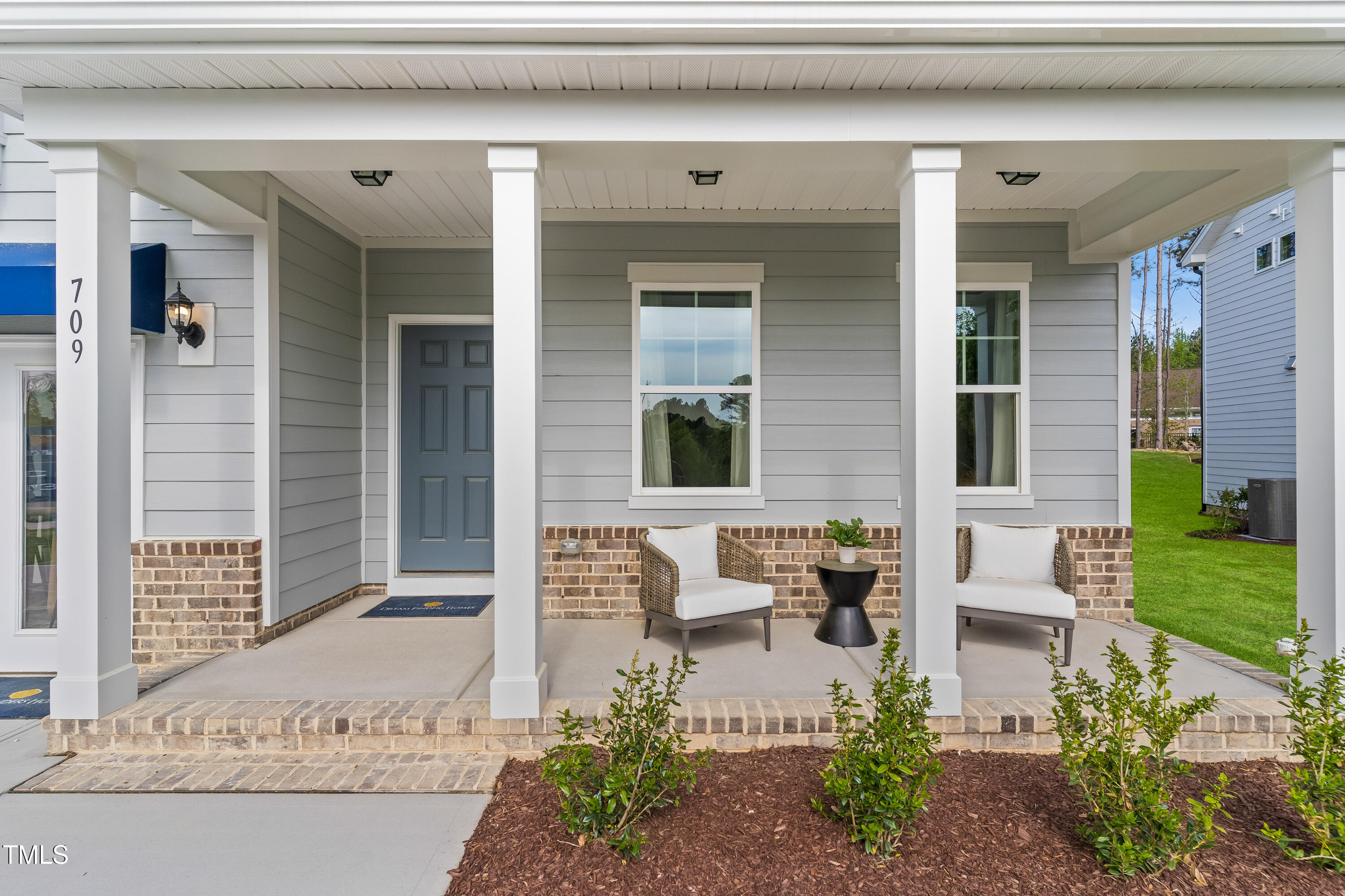 601 Metroliner Place