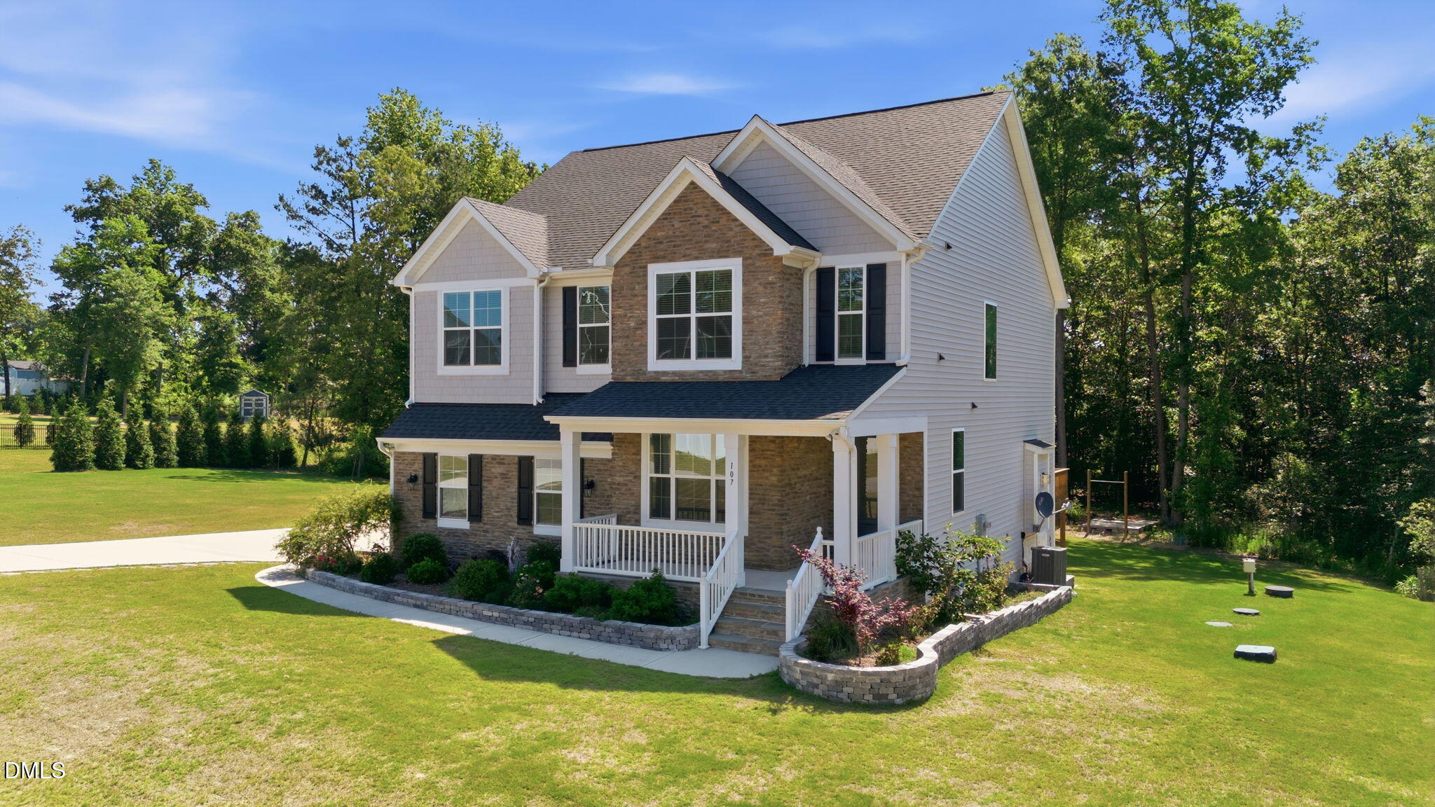 107 S Clearbrook Court