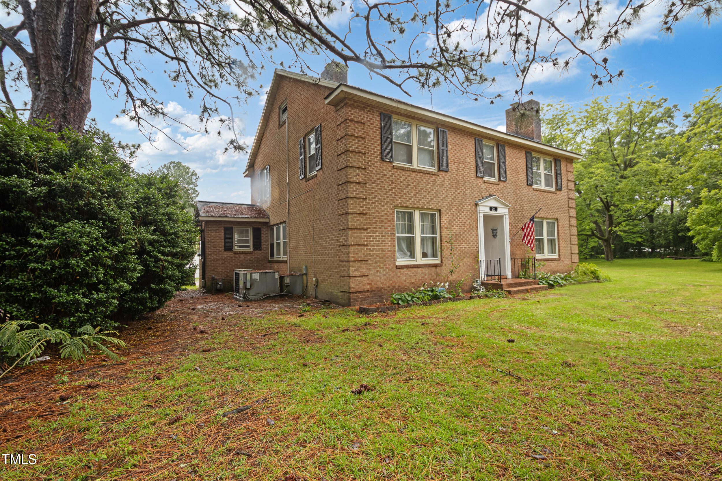 301 Harris Avenue