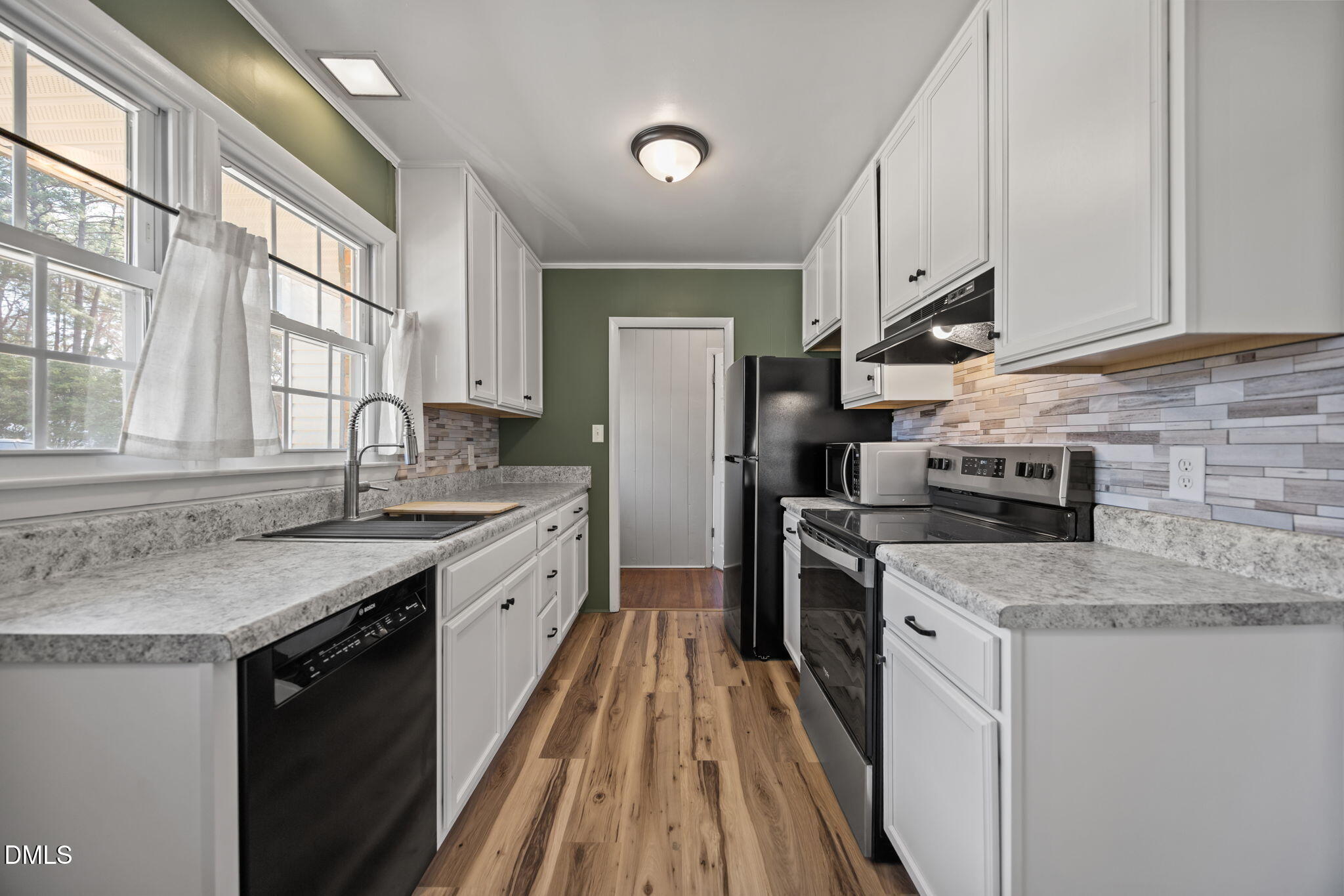 3521 Huntleigh Drive