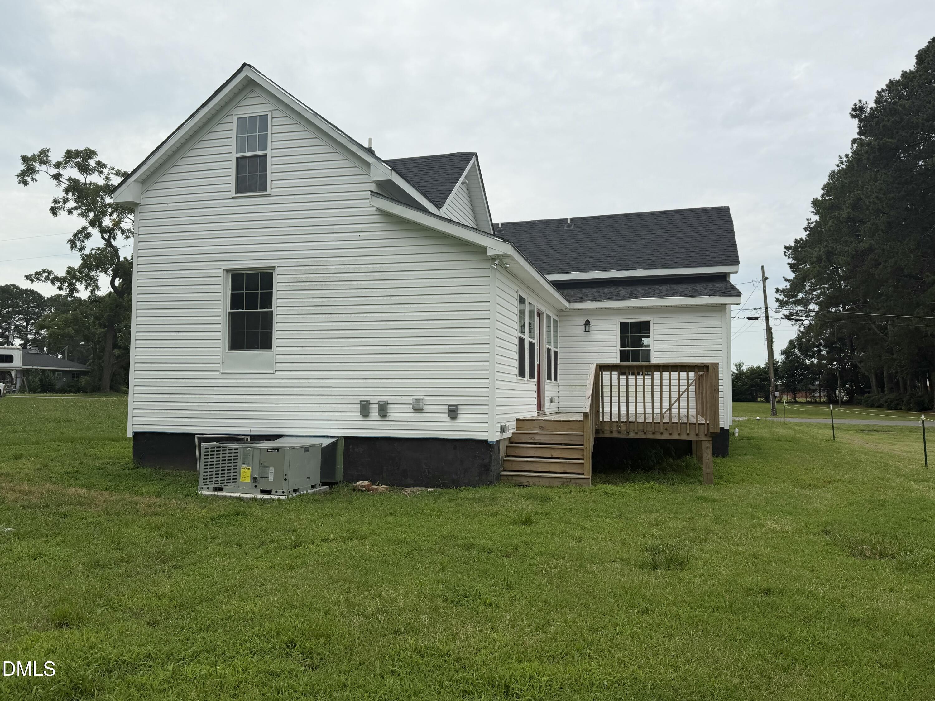 305 E Harnett Street