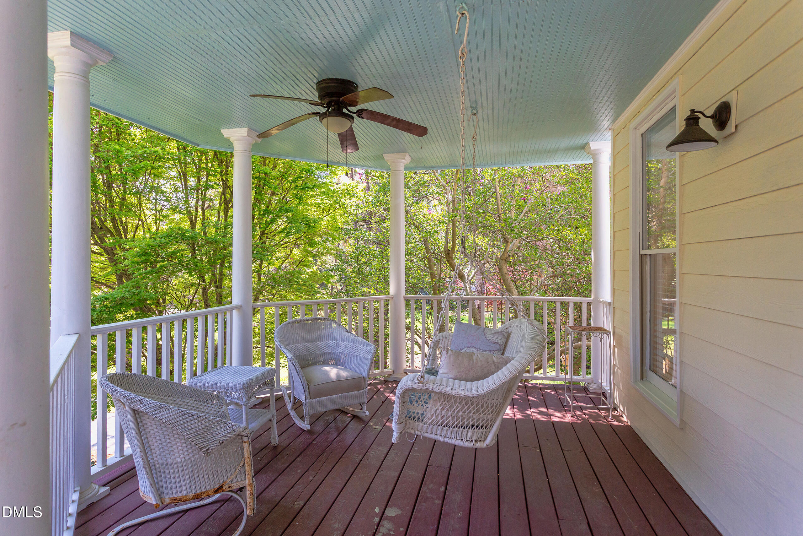 100 Glenview Place