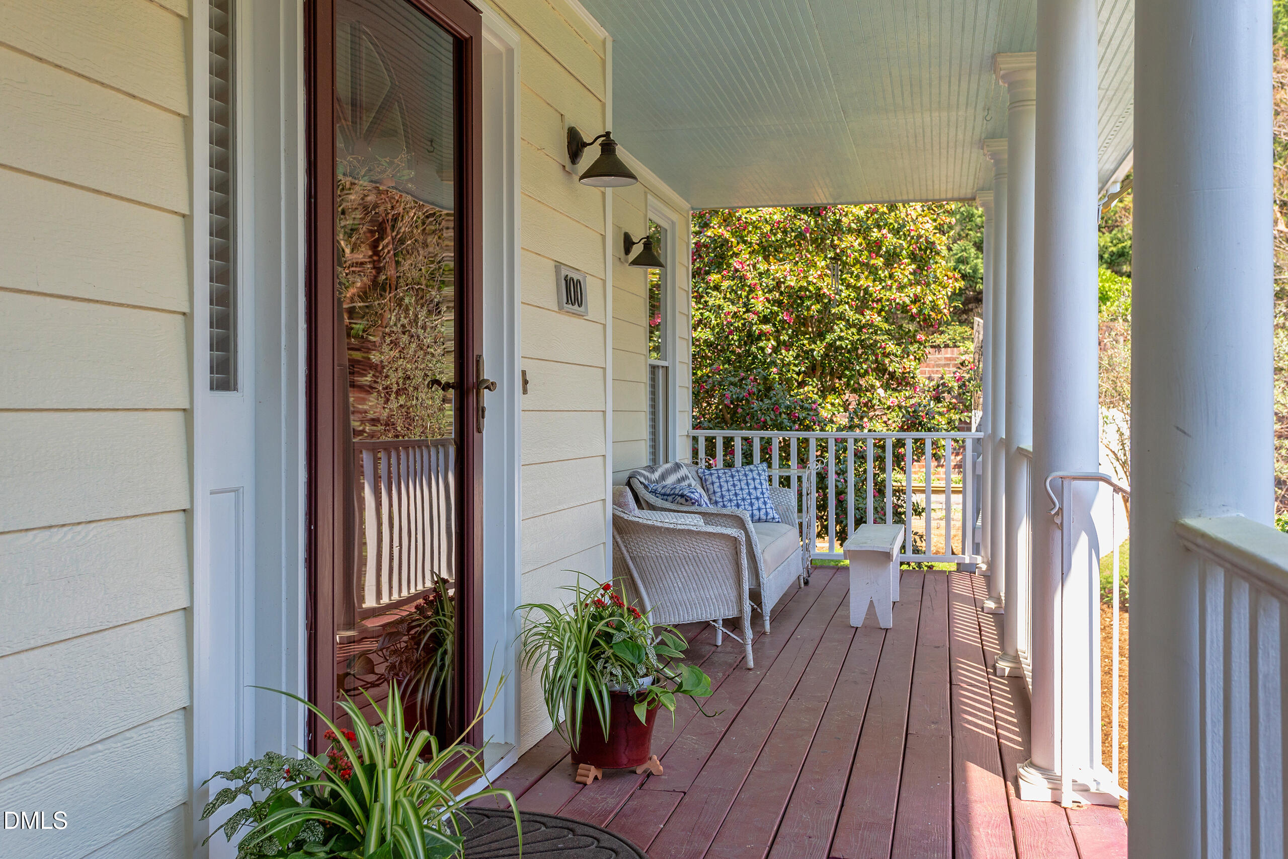 100 Glenview Place