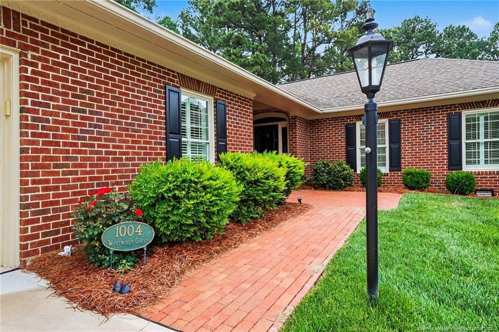 1004 Wentworth Court