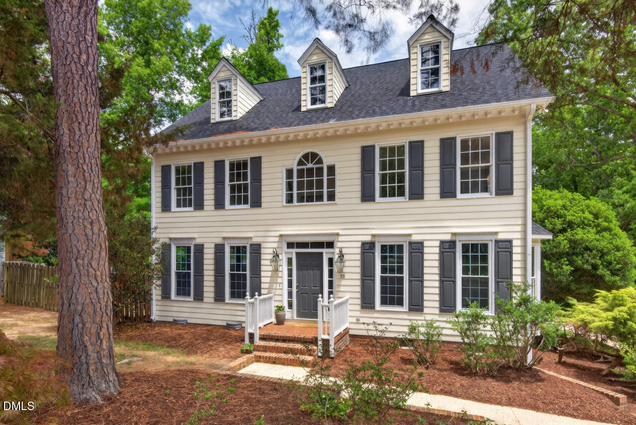 10 Altmont Court
