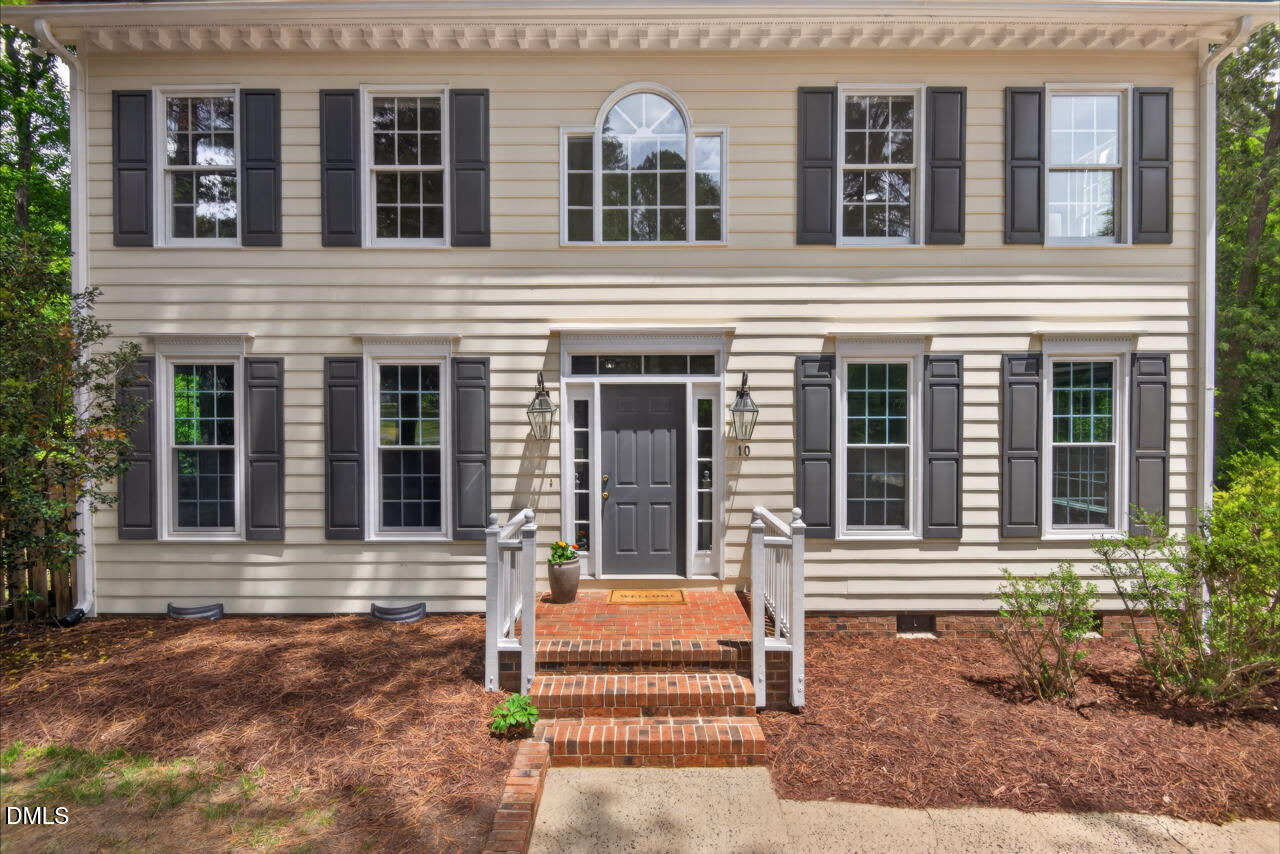 10 Altmont Court