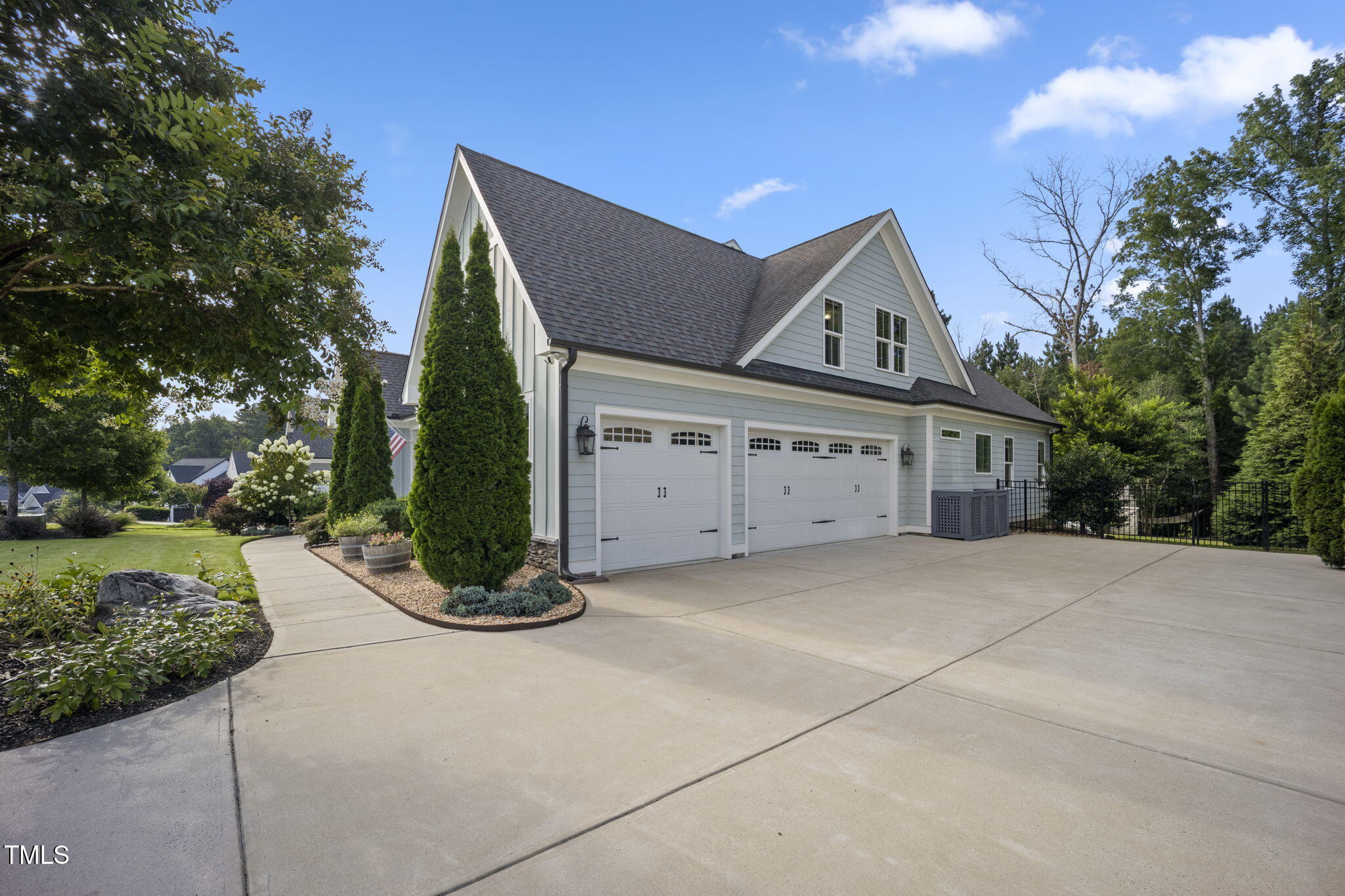 1317 Mackinaw Drive
