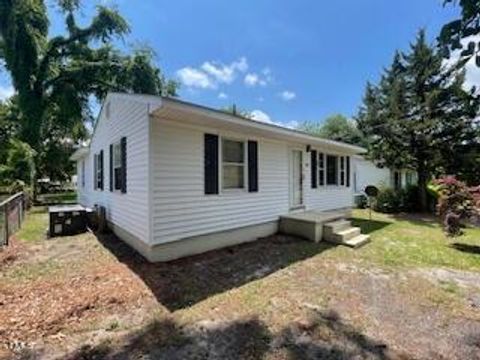 Single Family Residence in Fayetteville NC 707 Veda St.jpg