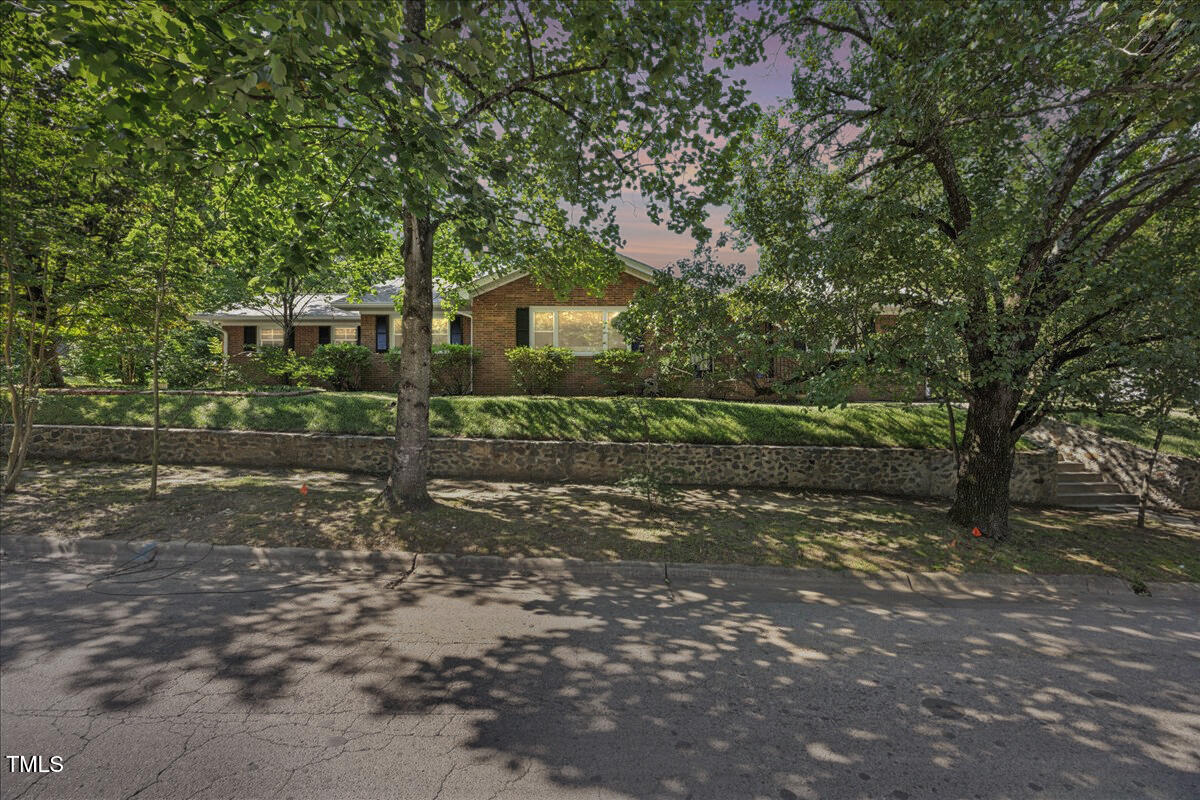 800 Camden Avenue